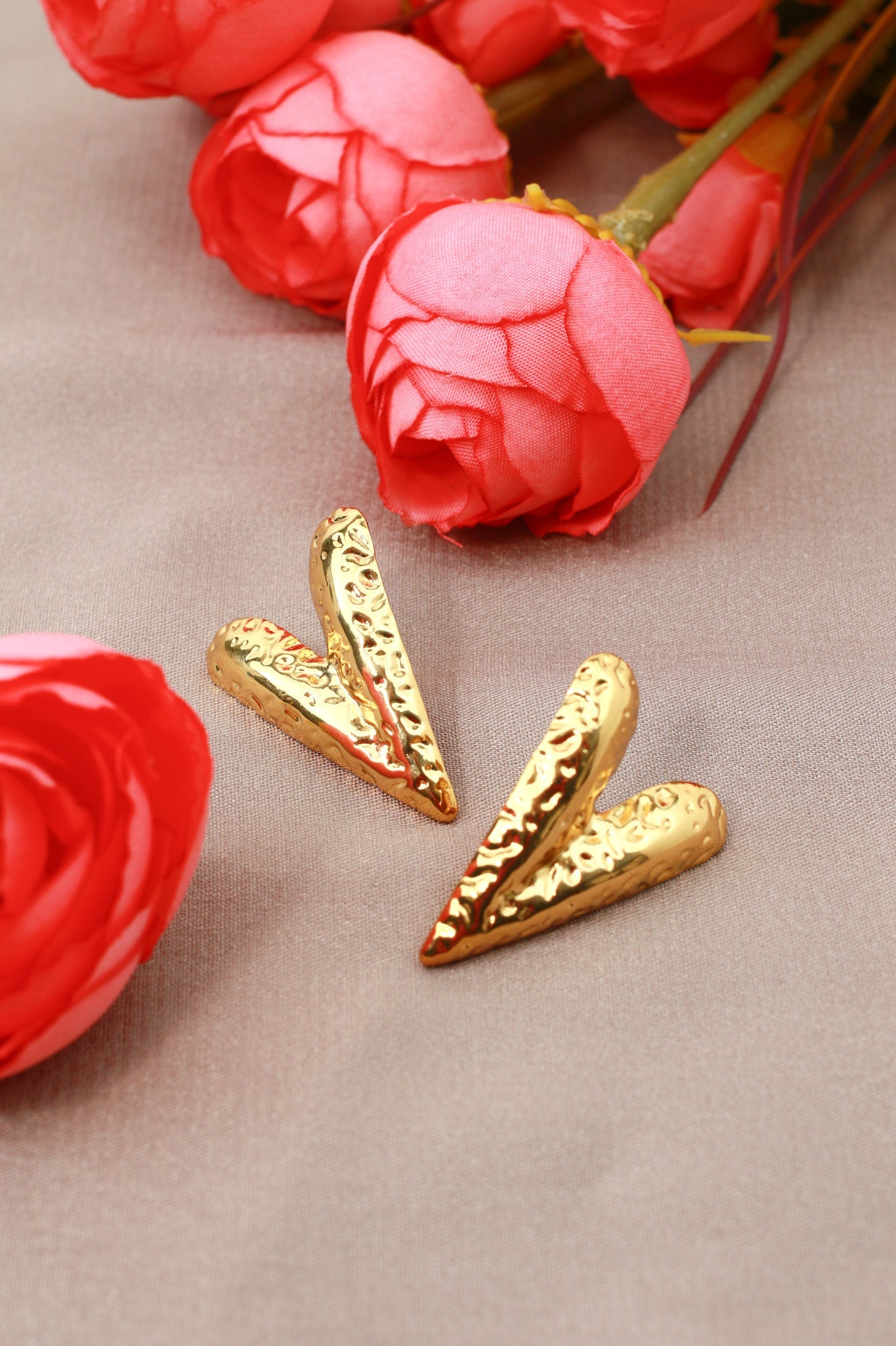 V-Shape Spike Stud Earrings – 18K Gold Plated - Maxiblink