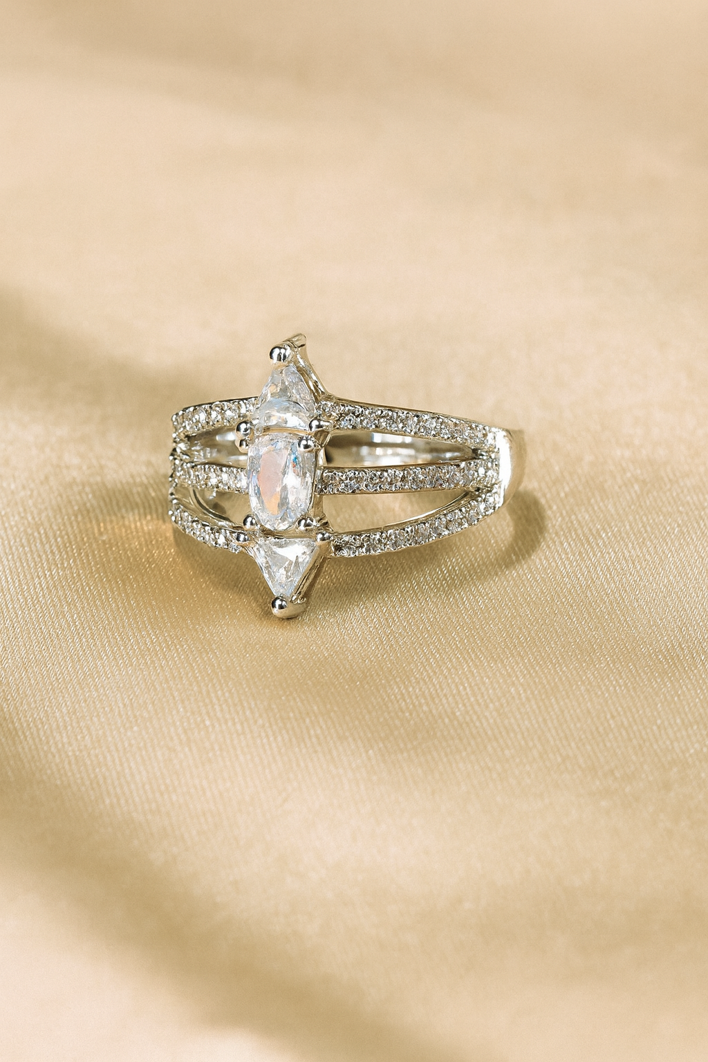 Minimalist Trinity Finger Ring