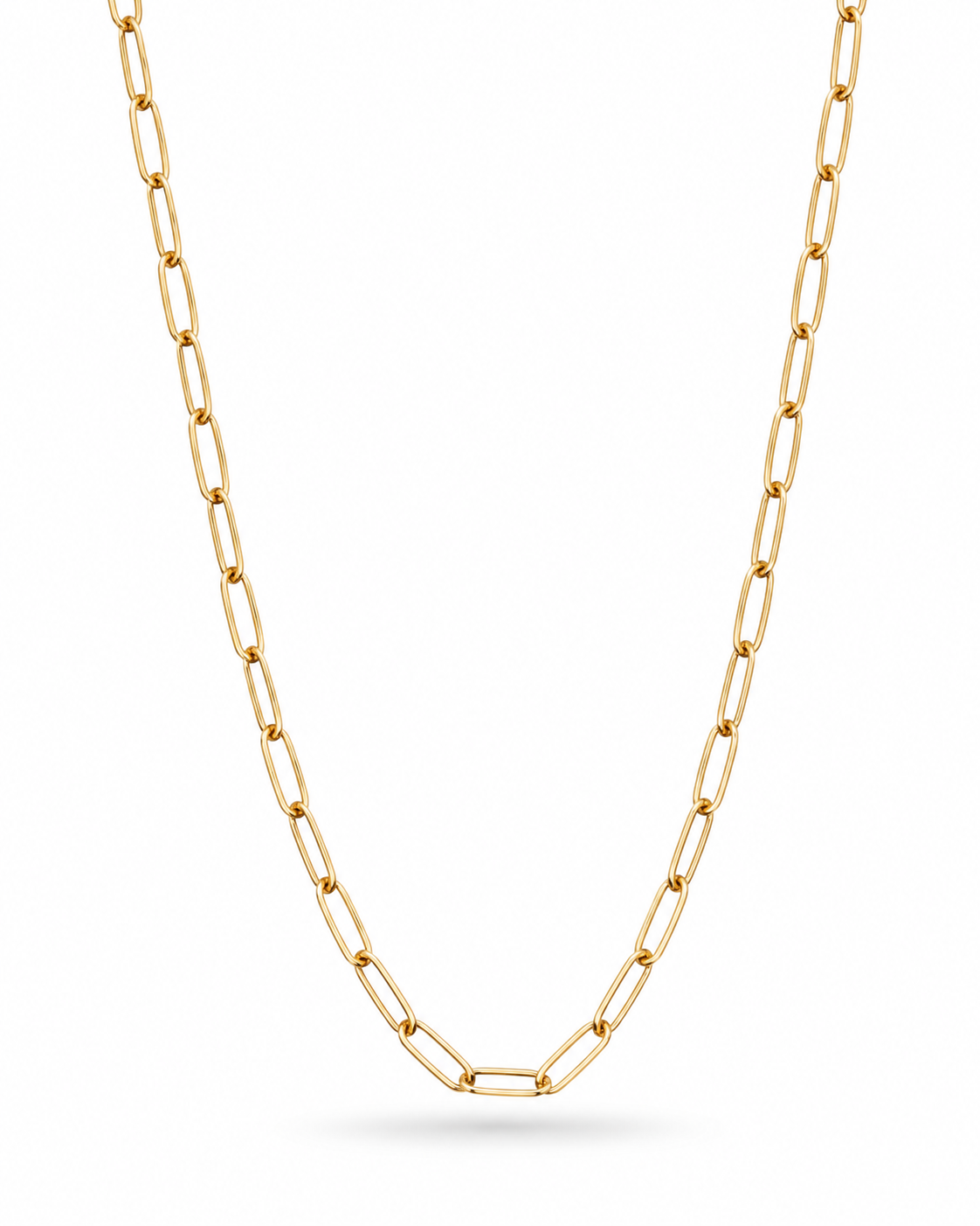 Gold paperclip chain necklace, 18K gold plated – close-up detail