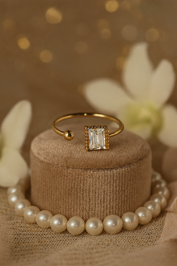 Elegant Open Band Gold Ring with Crystal Clear Baguette Stone