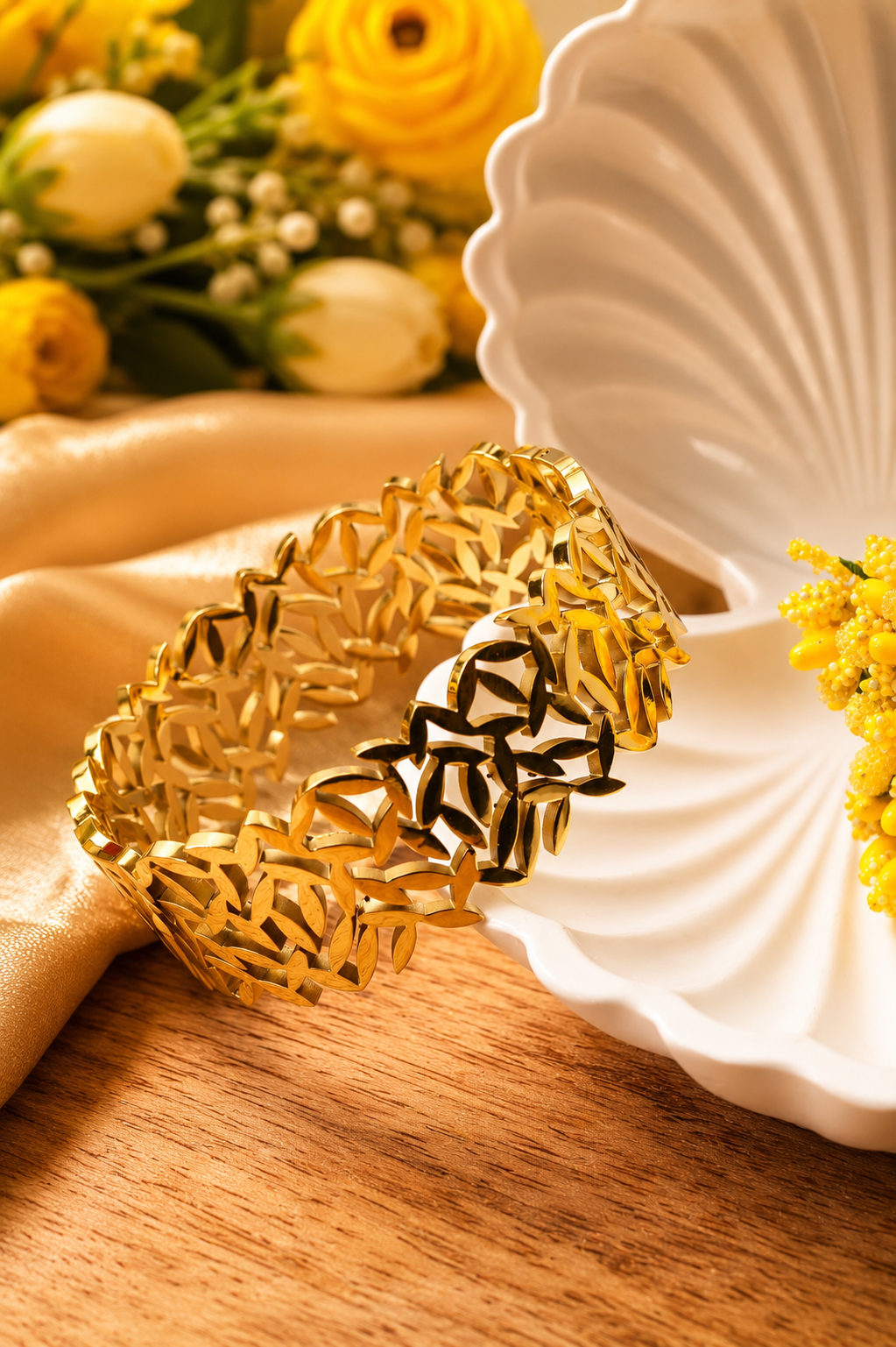 Woven Leaf Lattice Bangle Bracelet