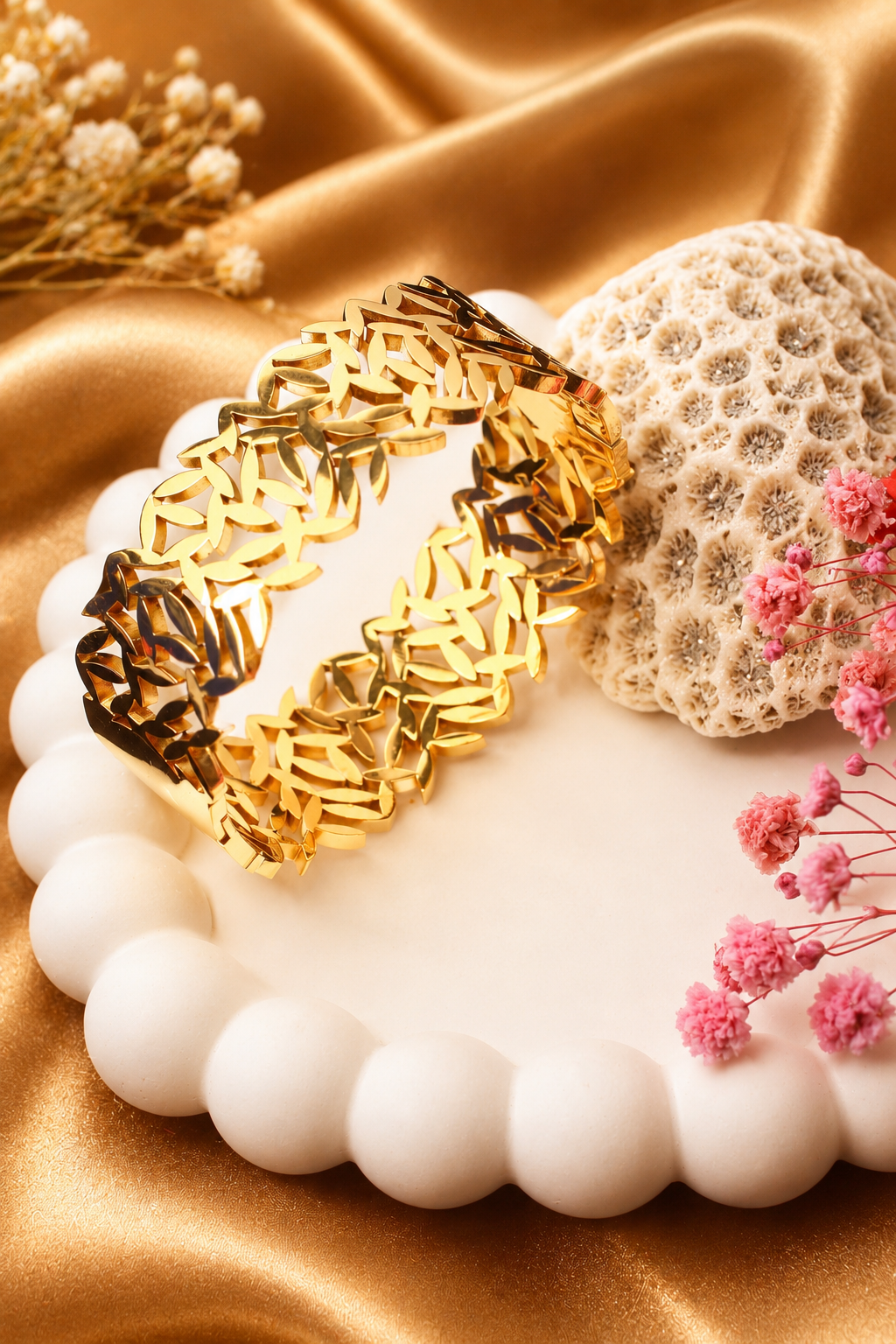 Woven Leaf Lattice Bangle Bracelet