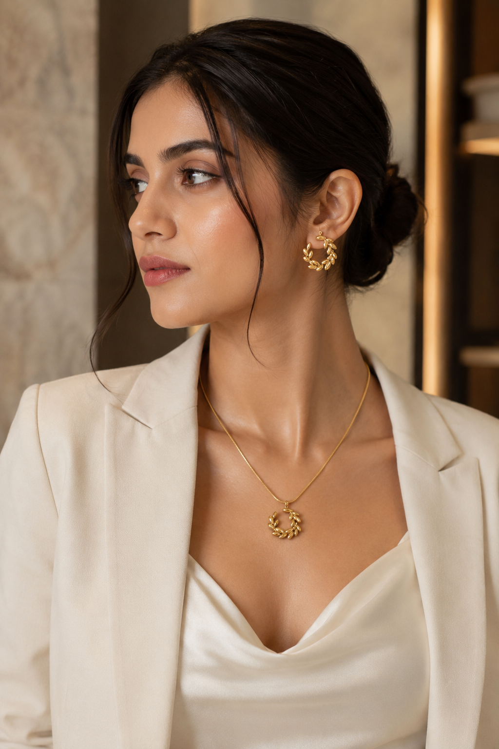 Laurel wreath pendant necklace and matching stud earrings set, gold plated