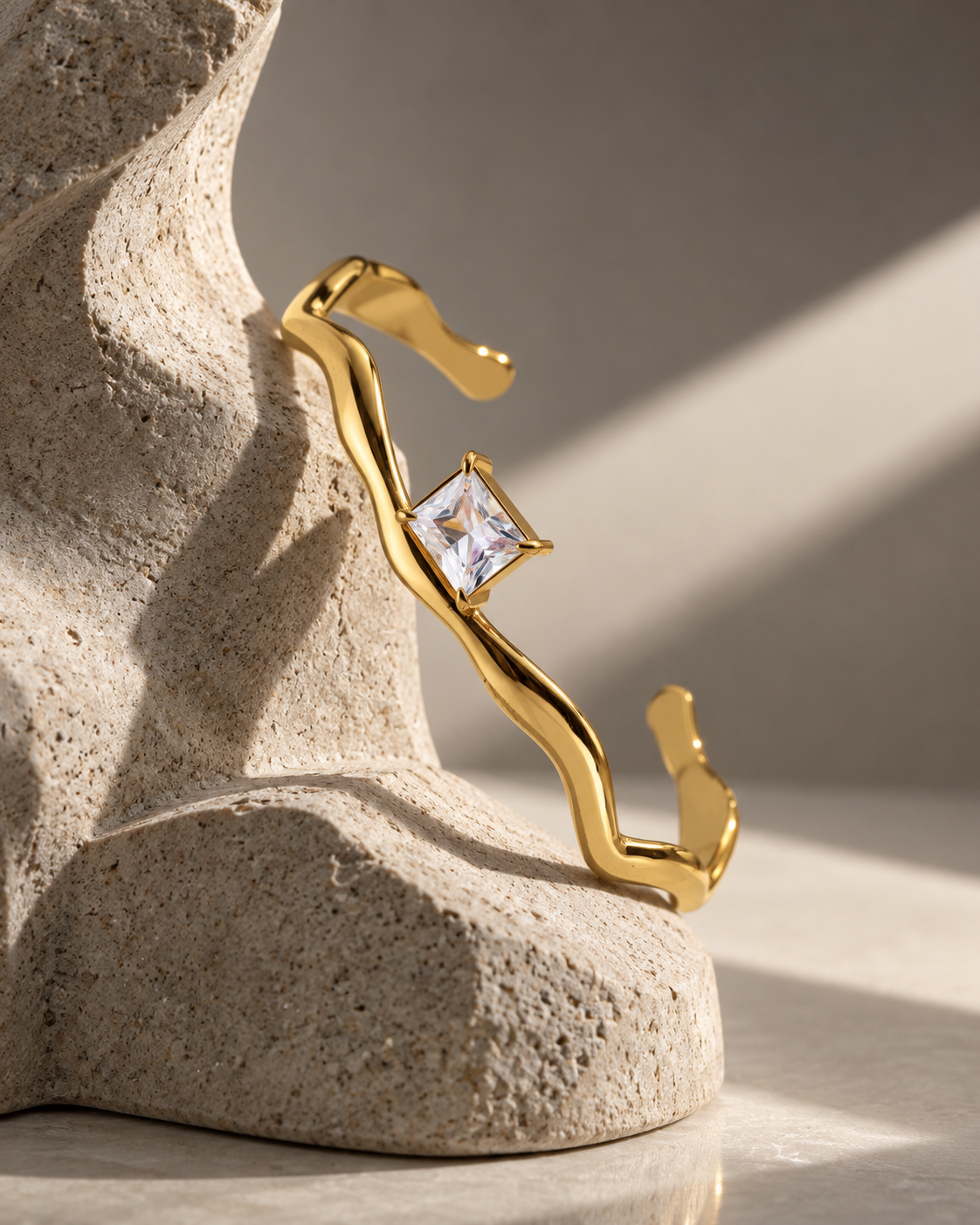 Single Stone Wave Cuff full view - Maxiblink