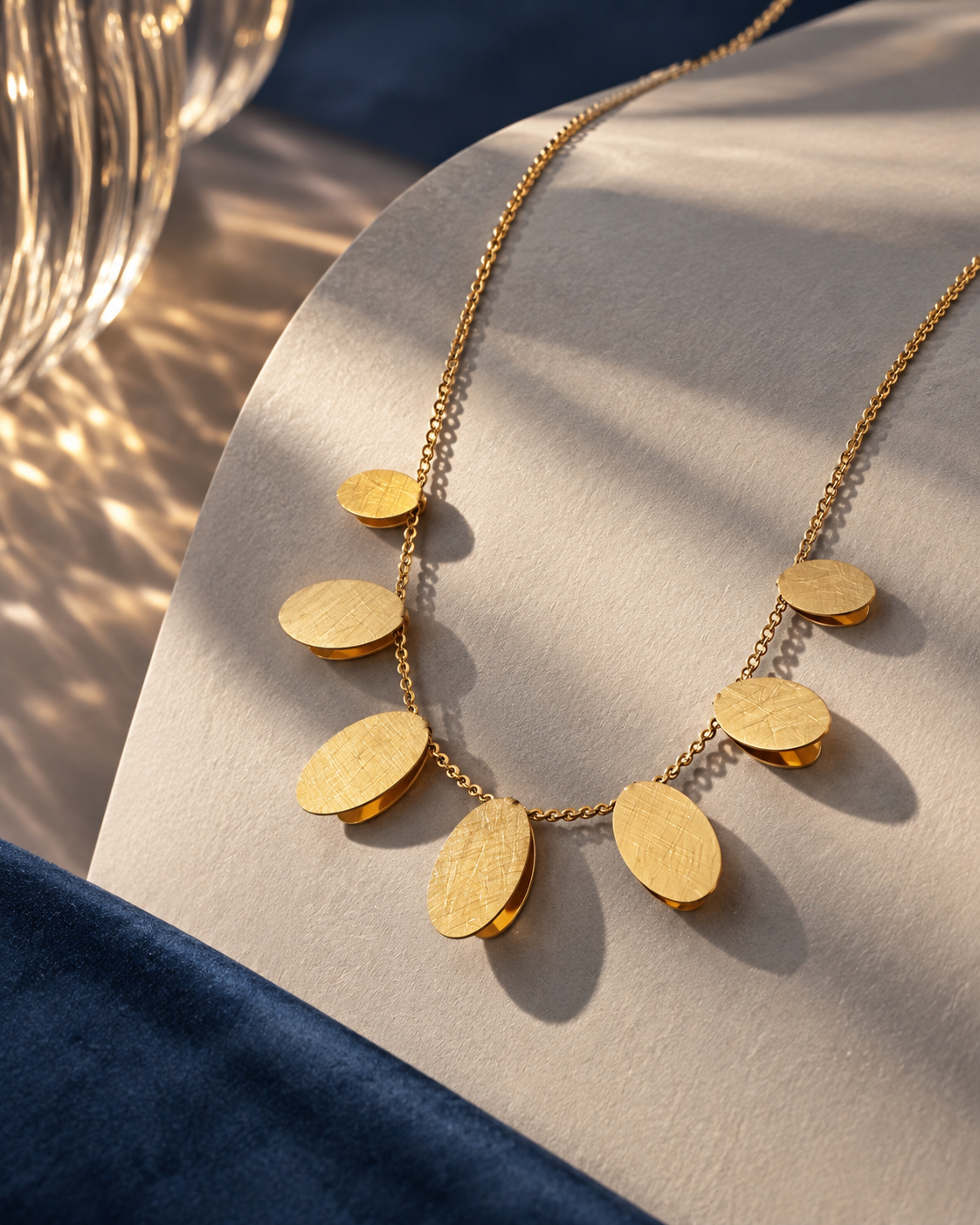 Brushed Gold Disc Dangle Necklace product photo - Maxiblink