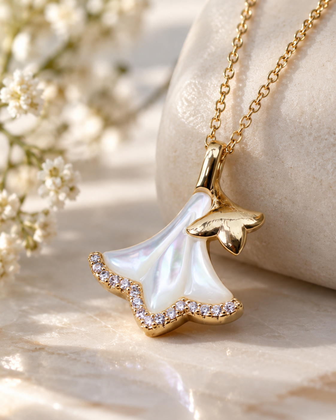 Mother of Pearl Flower Pendant Necklace alternate angle - Maxiblink