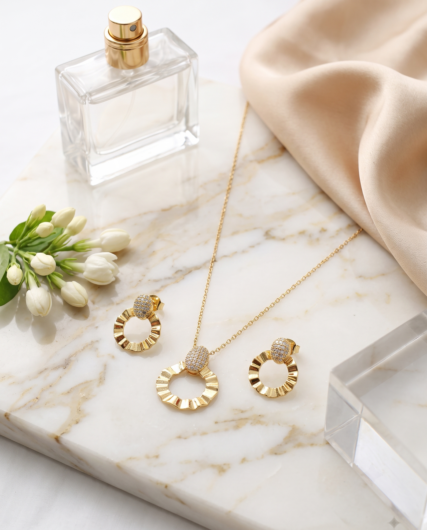 Geometric circle pendant necklace and matching stud earrings set, 18K gold plated – styled on jewelry stand