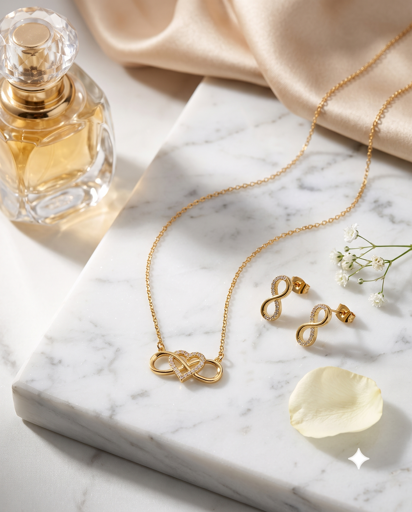 Heart accent infinity pendant necklace and matching stud earrings set, 18K gold plated – clasp and chain detail