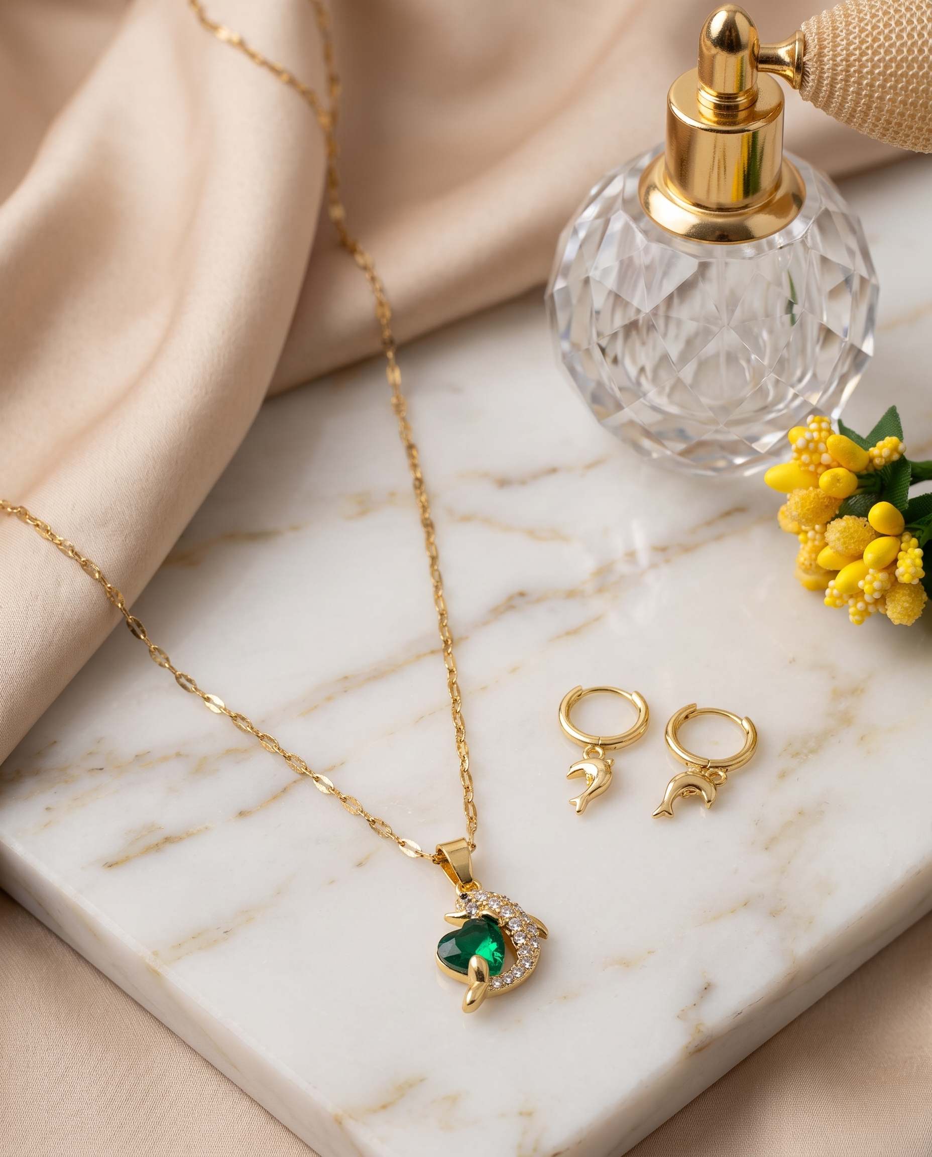 Dolphin heart zircon pendant necklace and matching earrings set, gold plated – clasp and chain detail