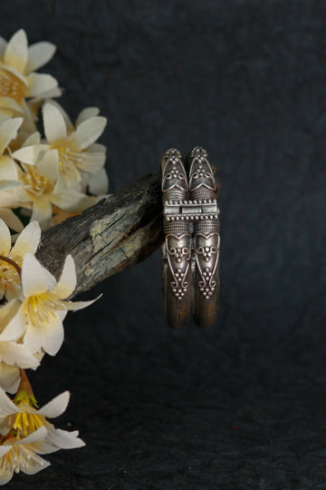 Oxidised Antique Design Brass Base Openable Heritage Floral Caps Kada Bracelet for Women