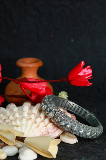 Oxidised Antique Design Brass Base Openable Chevron & Pyramid Texture Kada Bracelet for Women