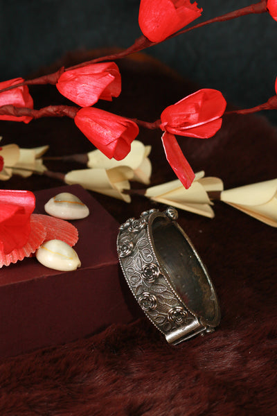 Oxidised Antique Design Brass Base Free Size Openable Floral Rose Carved Kada Bracelet for Women
