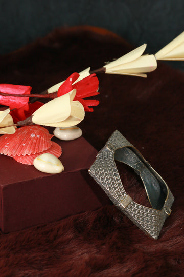 Oxidised Antique Design Brass Base Free Size Openable Square Checkered Kada Bracelet for Women