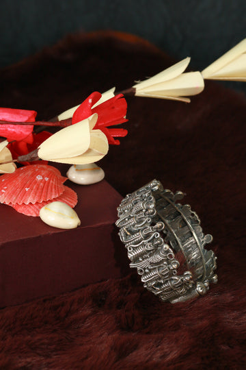 Oxidised Antique Design Brass Base Free Size Openable Heritage Figurine Kada Bracelet for Women