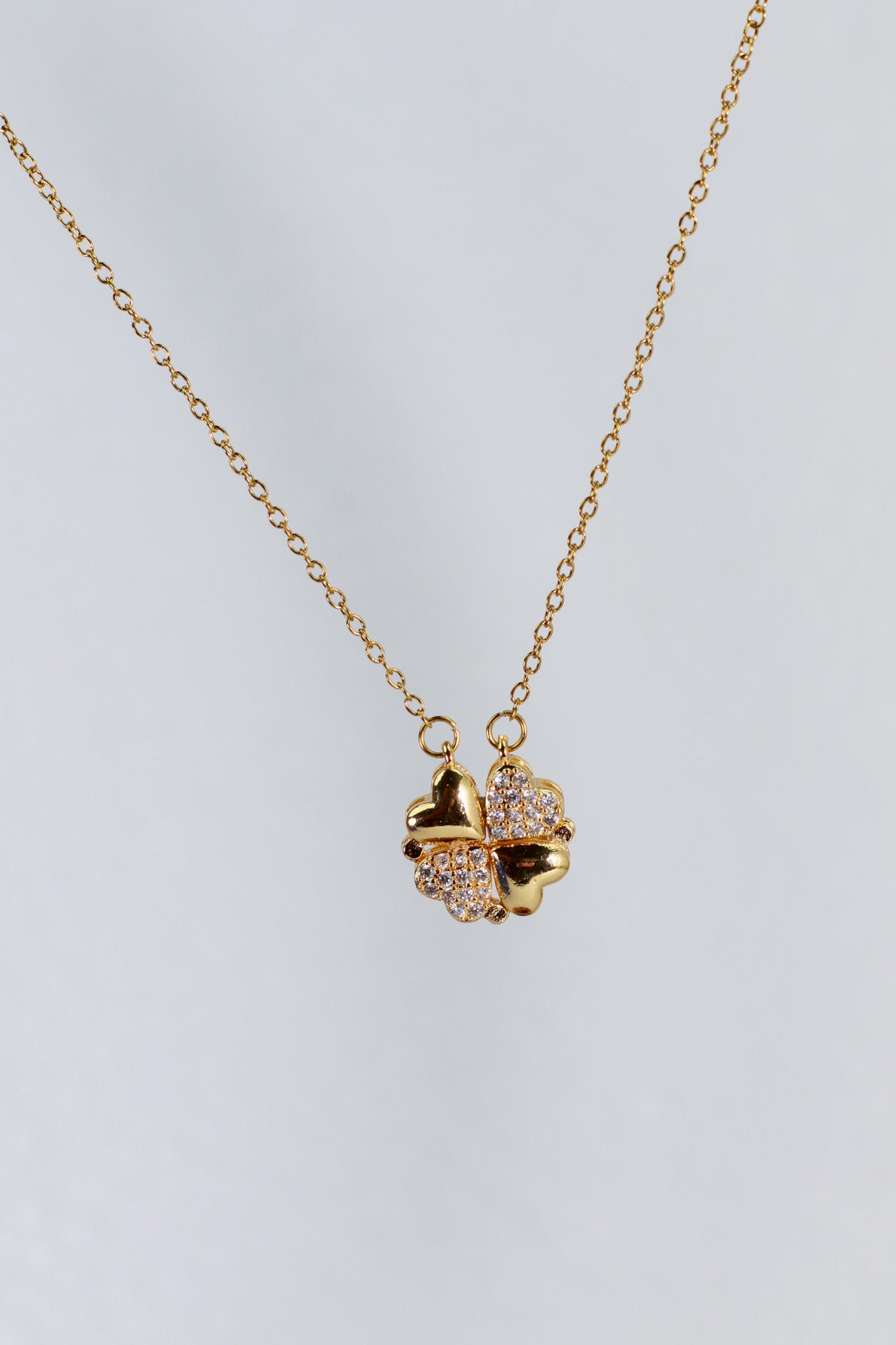 Magnetic Clover Heart Necklace – 4-in-1 CZ Pendant, Anti-Tarnish Gold