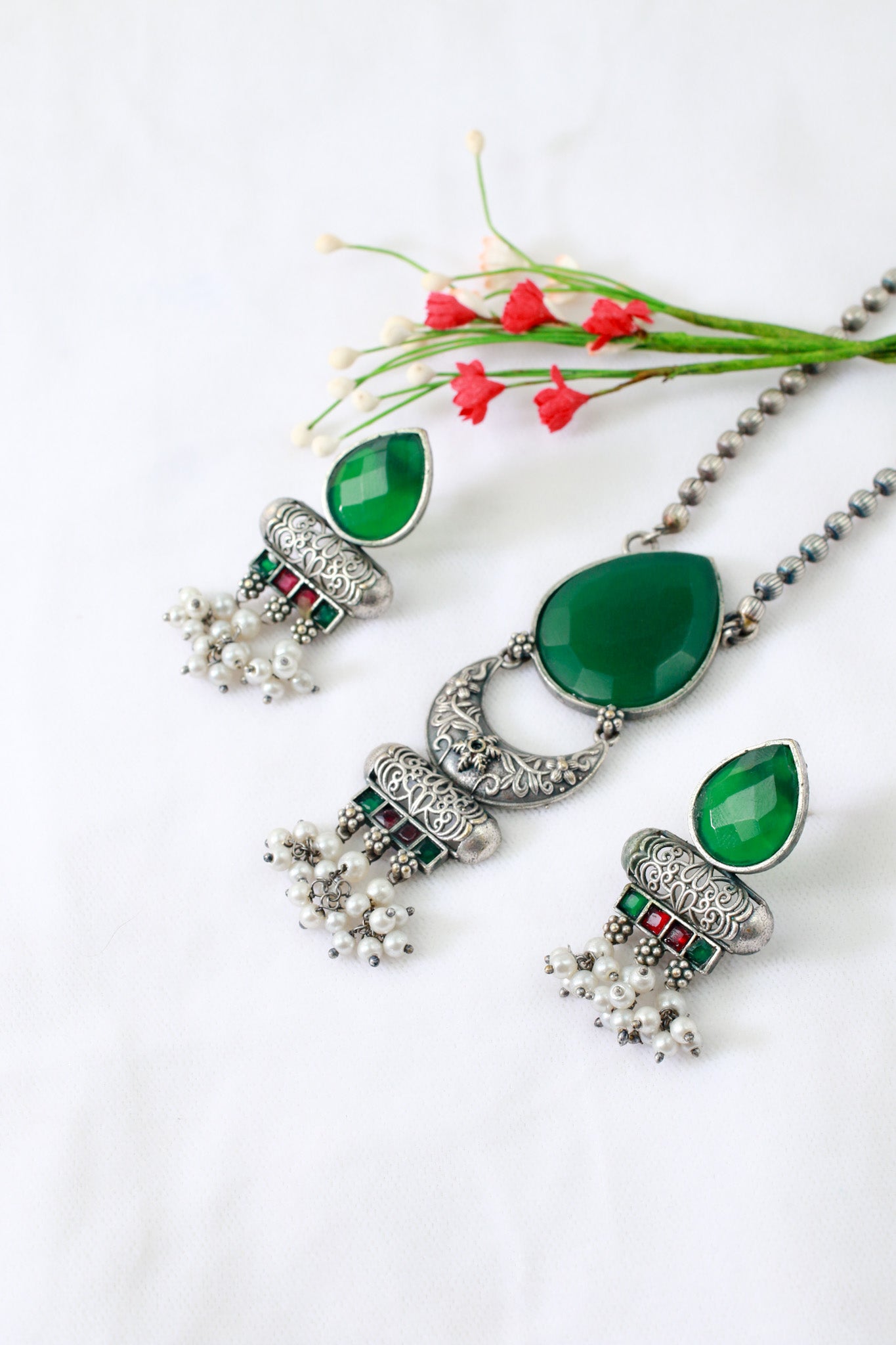 Green Monalisa Teardrop Pendant Set with Pearls | Oxidised German Silver