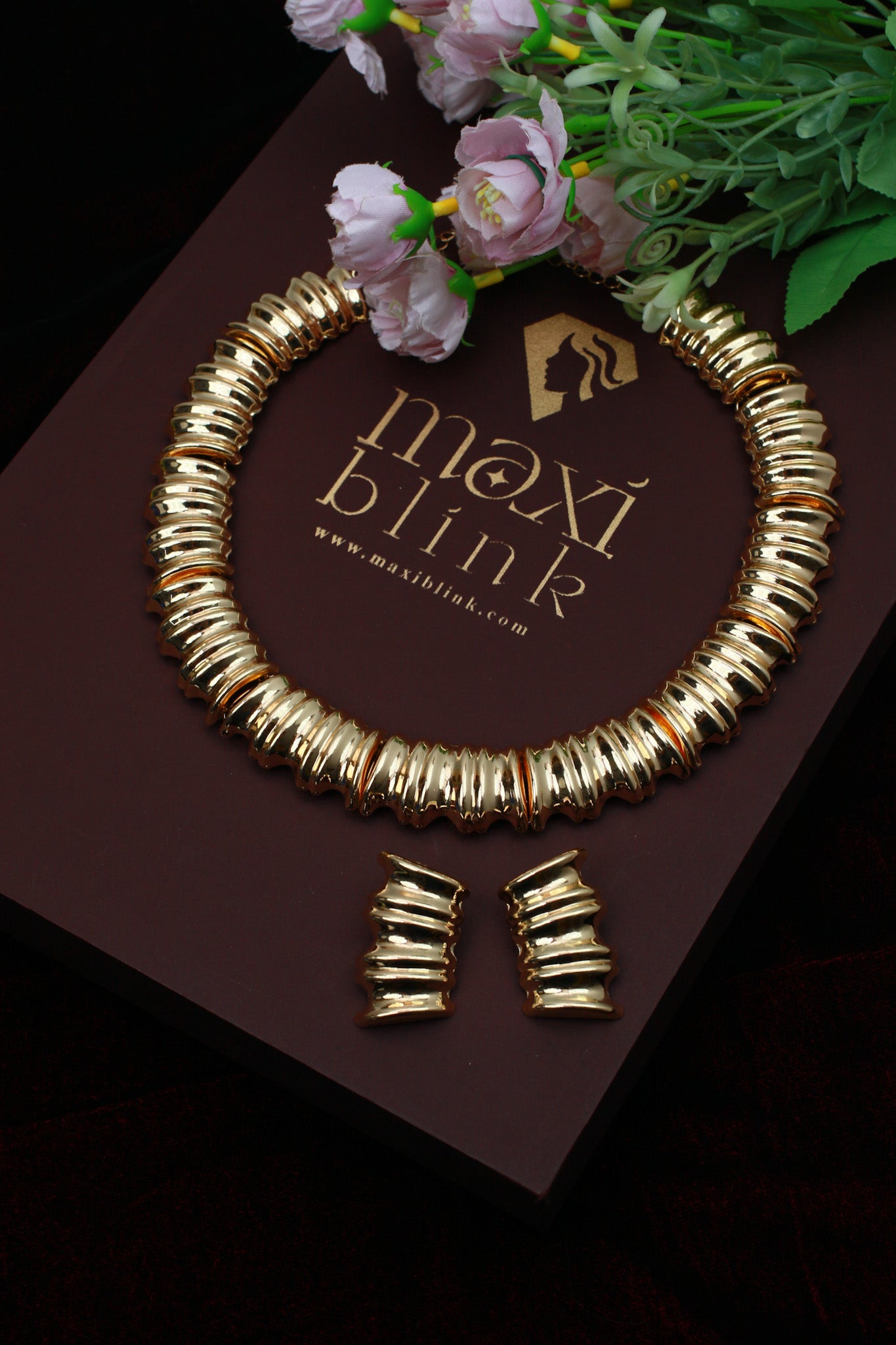 Gold Plated Chunky Link Collar Necklace Set with Matching Stud Earrings | Anti‑Tarnish Fashion Jewellery – anti-tarnish necklace set for women India – MaxiBlink