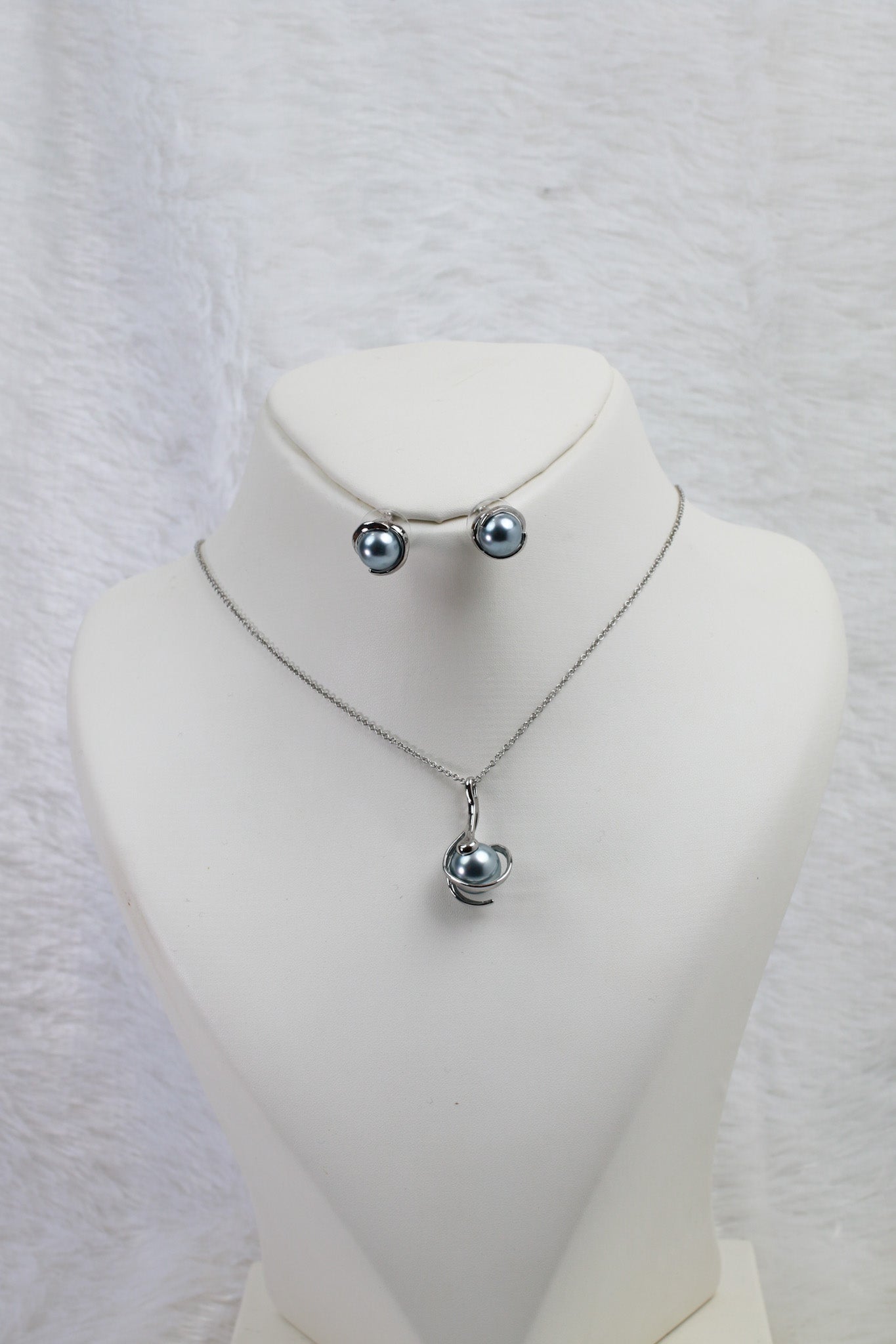 Silver Pearl Pendant Set - Elegant Grey Pearl Necklace & Earrings | Luxury Anti Tarnish Finish