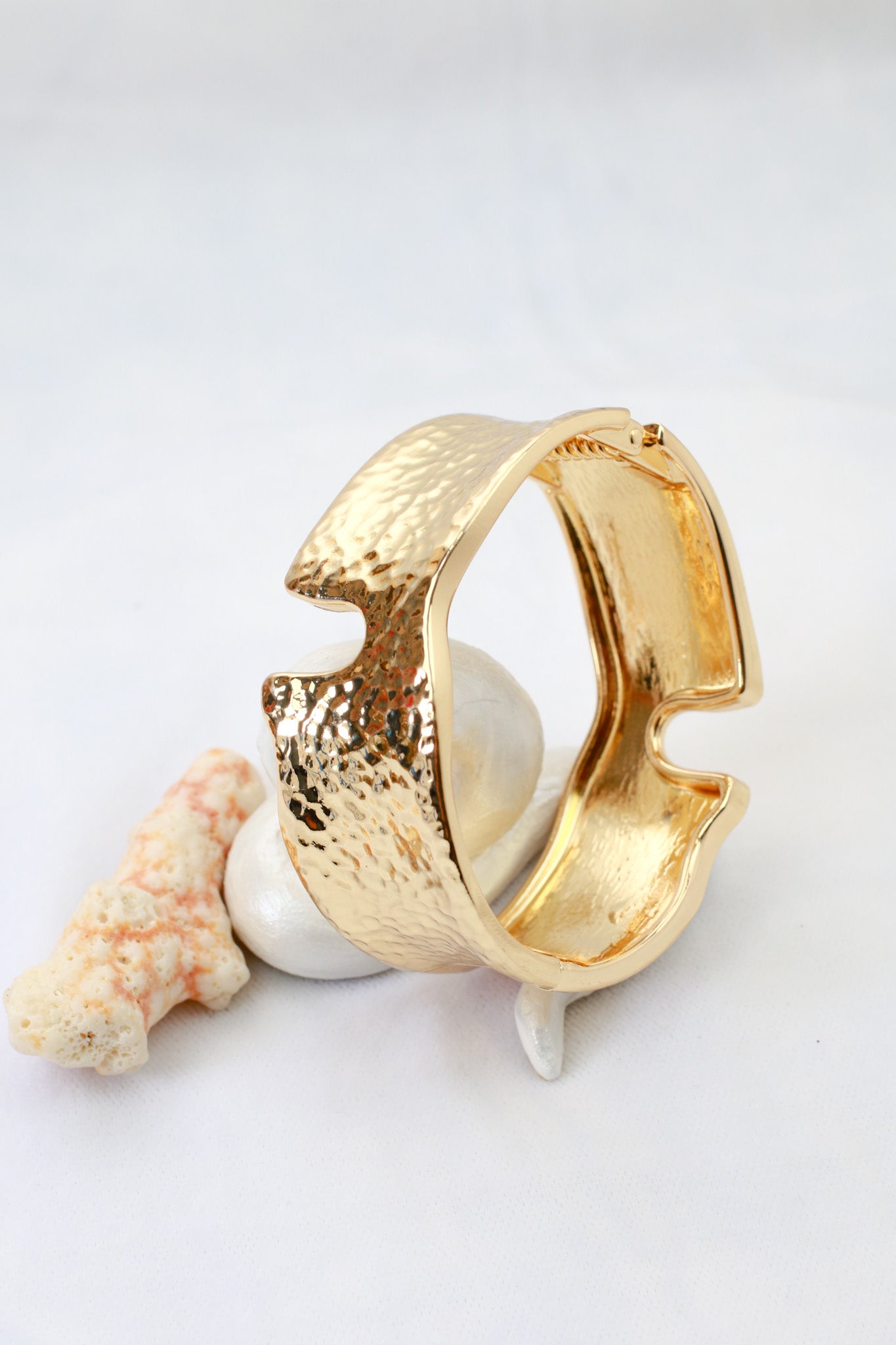 Anti-Tarnish Gold Hammered Sculptural Cuff Bracelet – Bold Textured Design