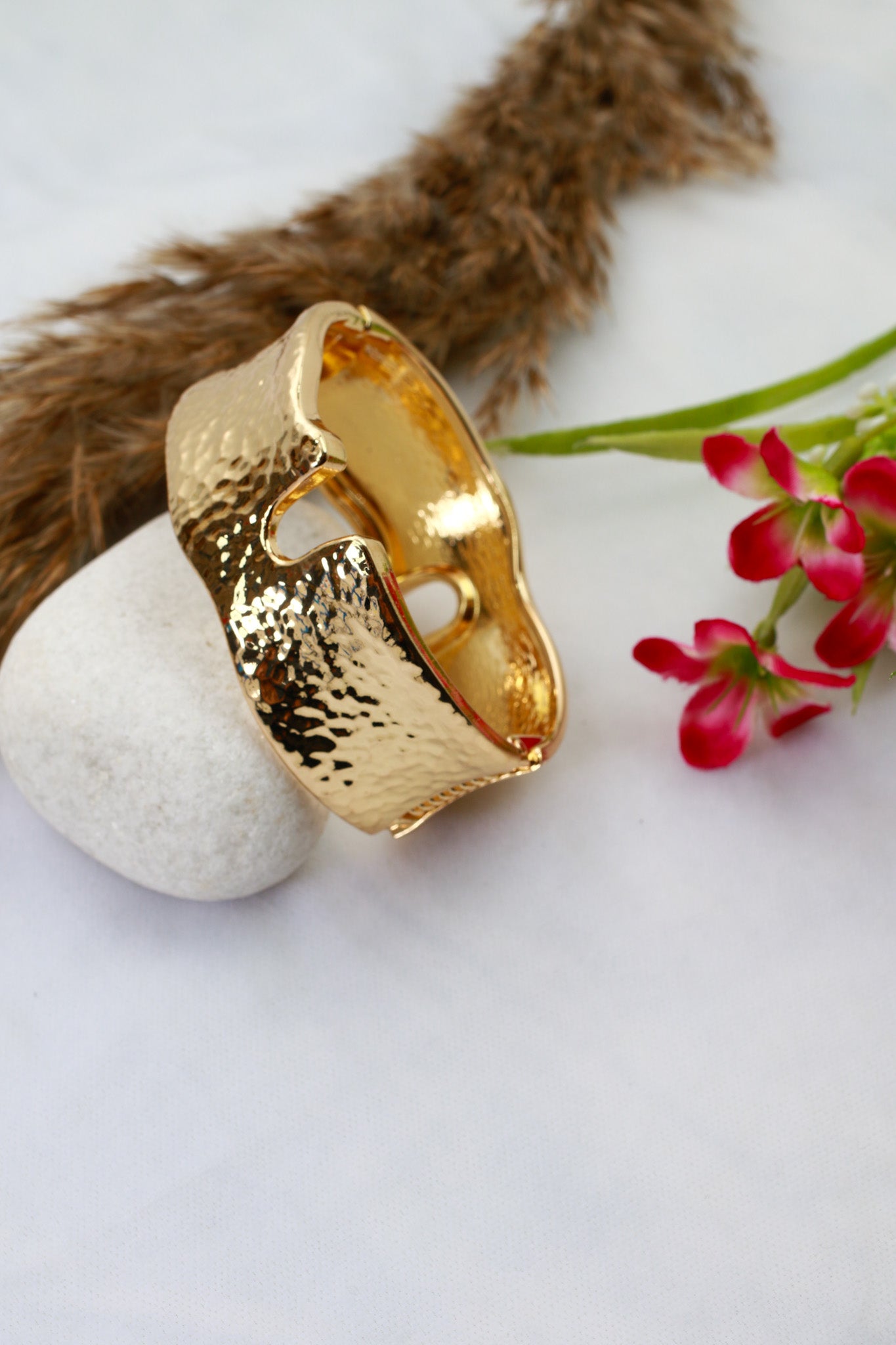 Anti-Tarnish Gold Hammered Sculptural Cuff Bracelet – Bold Textured Design