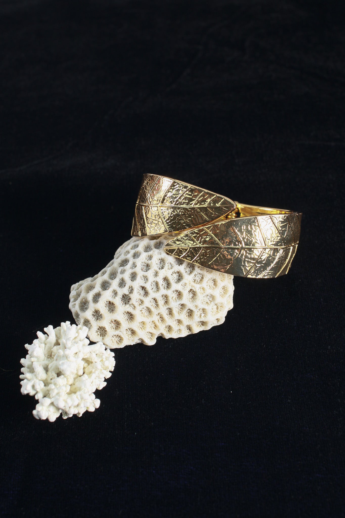 Anti-Tarnish Gold Leaf Wrap Cuff Bracelet – Textured Vein Detail