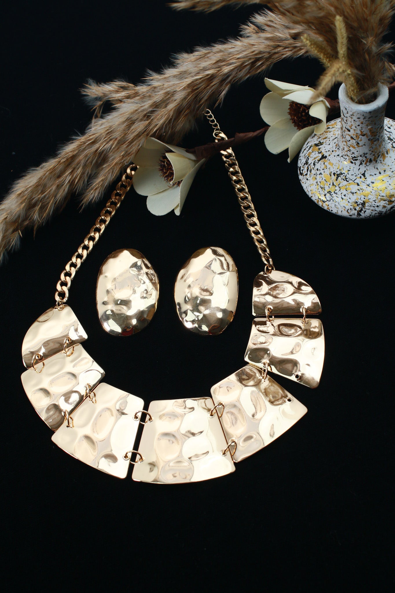 Anti‑Tarnish Hammered Gold Statement Necklace Set with Earrings – Bold Premium Party Wear Jewellery – anti-tarnish necklaces for women India – MaxiBlink