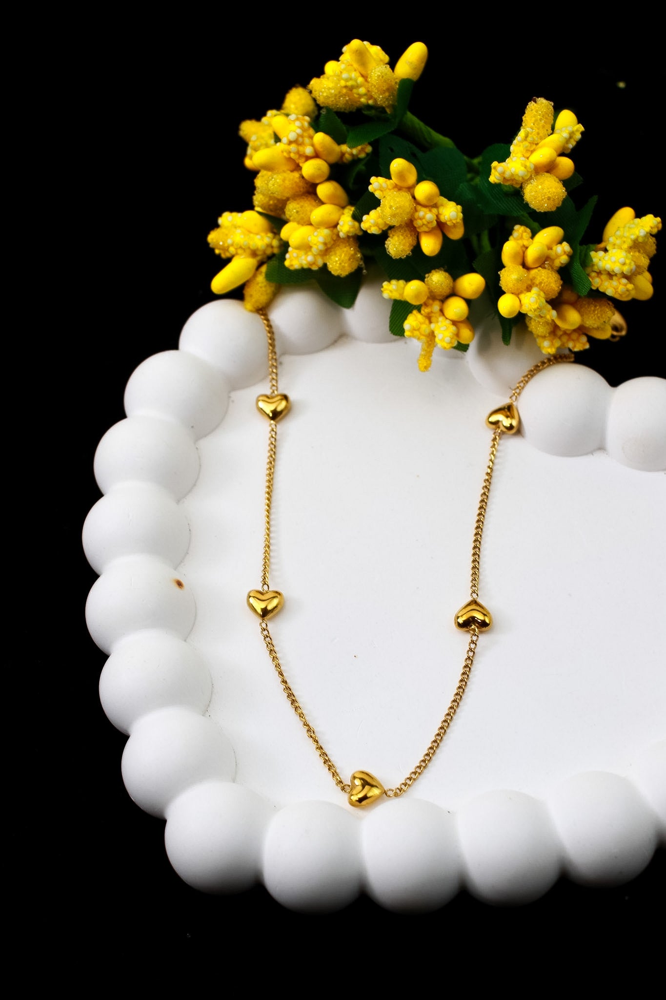 Heart station chain necklace, gold plated titanium steel – clasp and chain detail