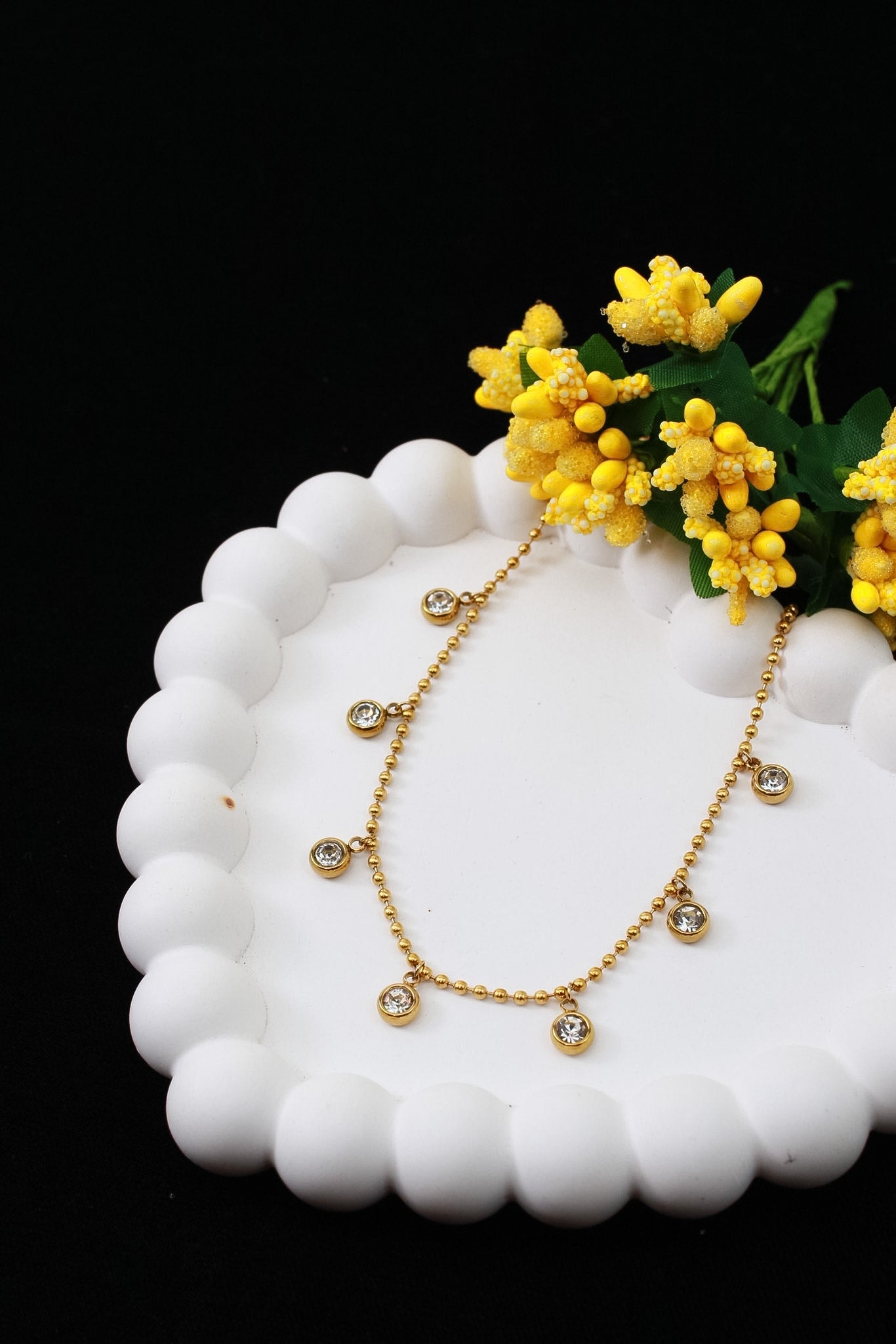Round zircon pendant necklace, 18K furnace vacuum gold plated – clasp and chain detail