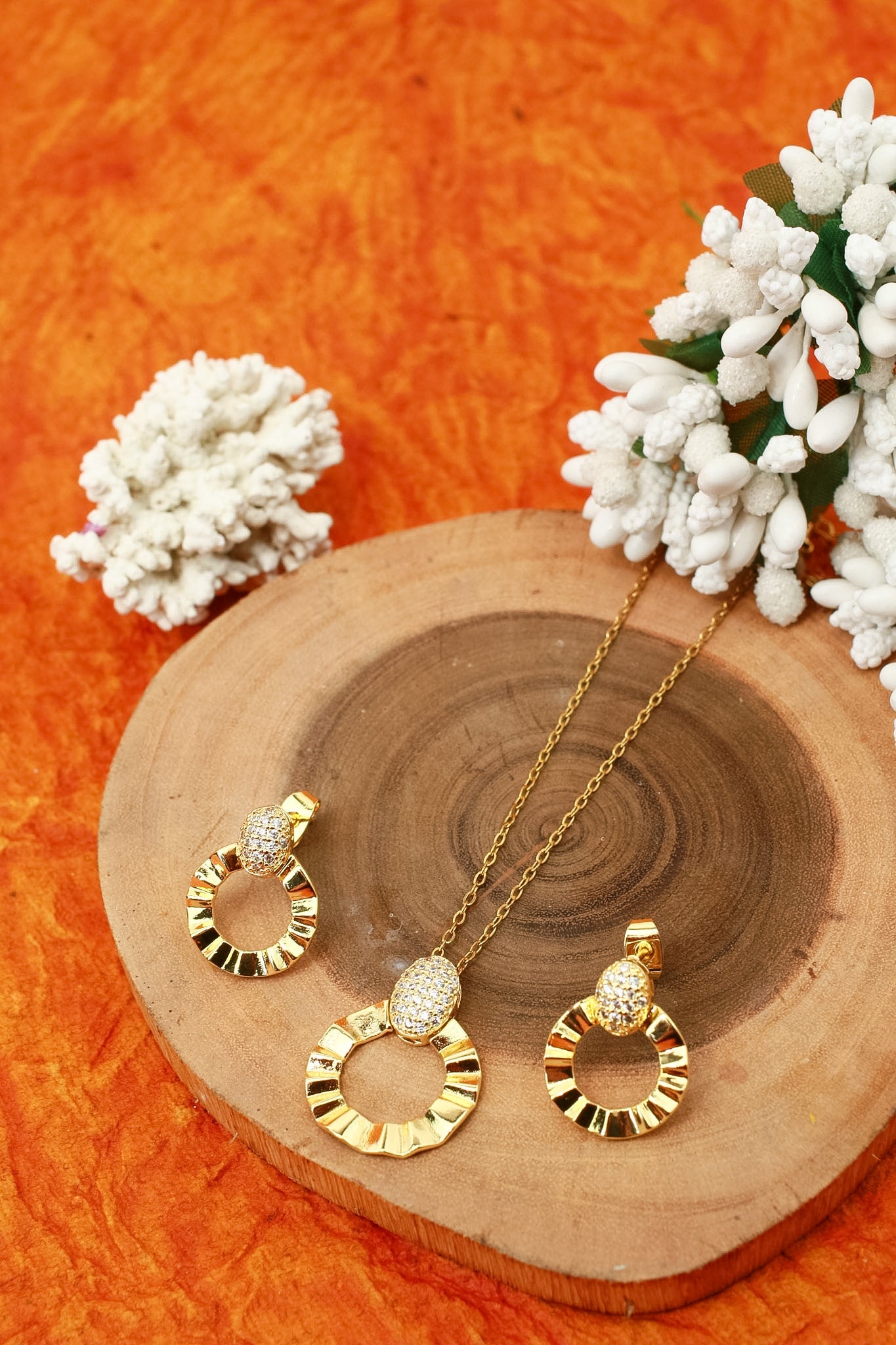 Geometric circle pendant necklace and matching stud earrings set, 18K gold plated – additional angle