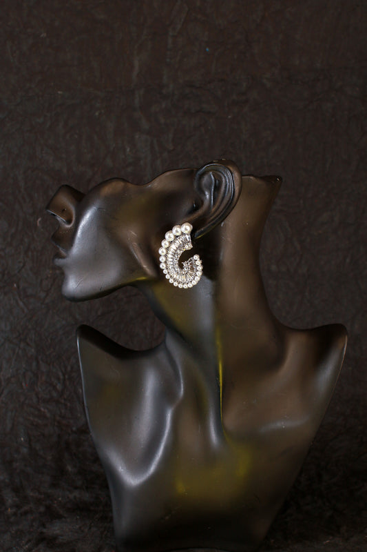Luxury Pearl & Crystal Semi-Hoop Earrings – Elegant Anti-Tarnish Design