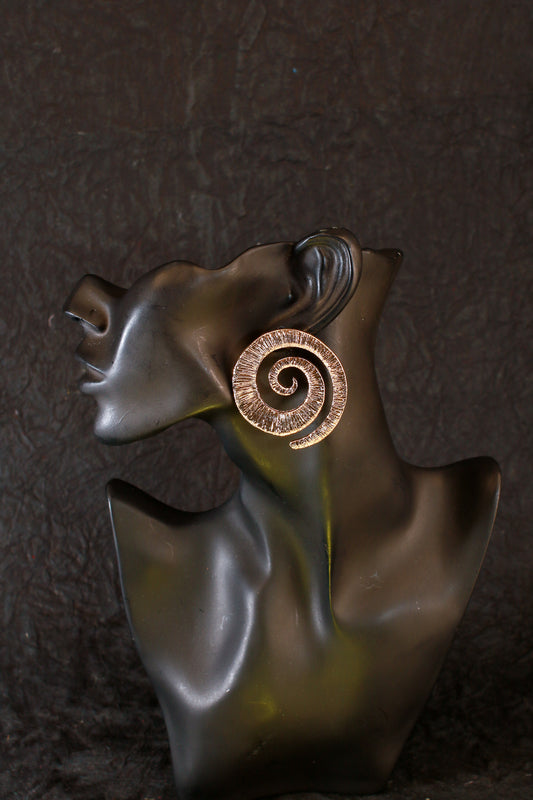 Forever 21 Gold Spiral Stud Earrings – Fashionable Anti-Tarnish Statement