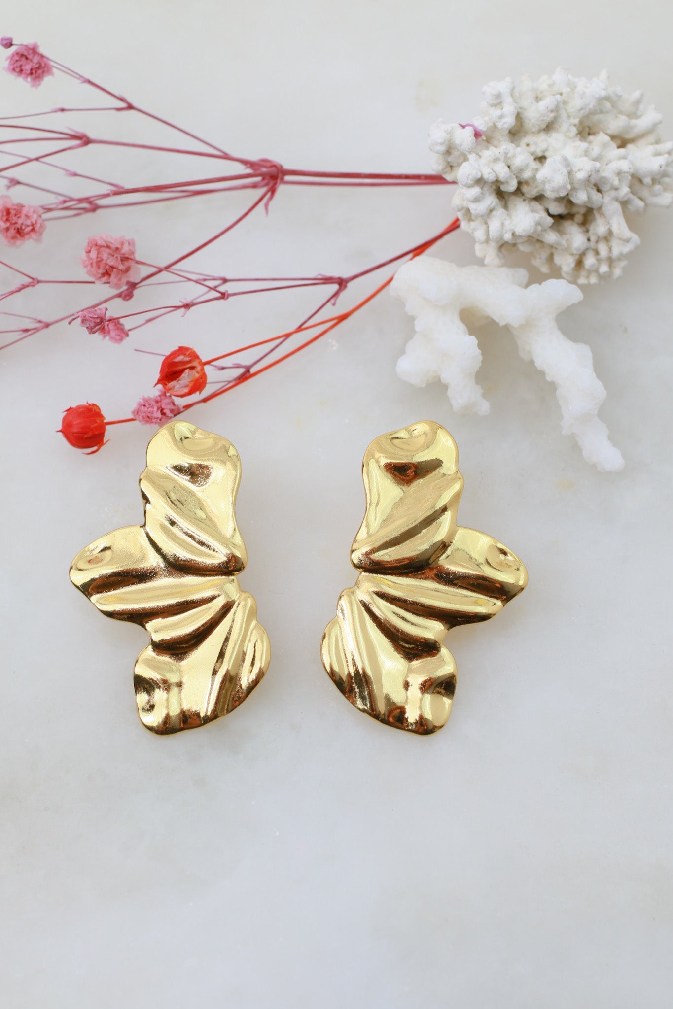 Abstract Wave Stud Earrings – 18K Gold Plated - Maxiblink