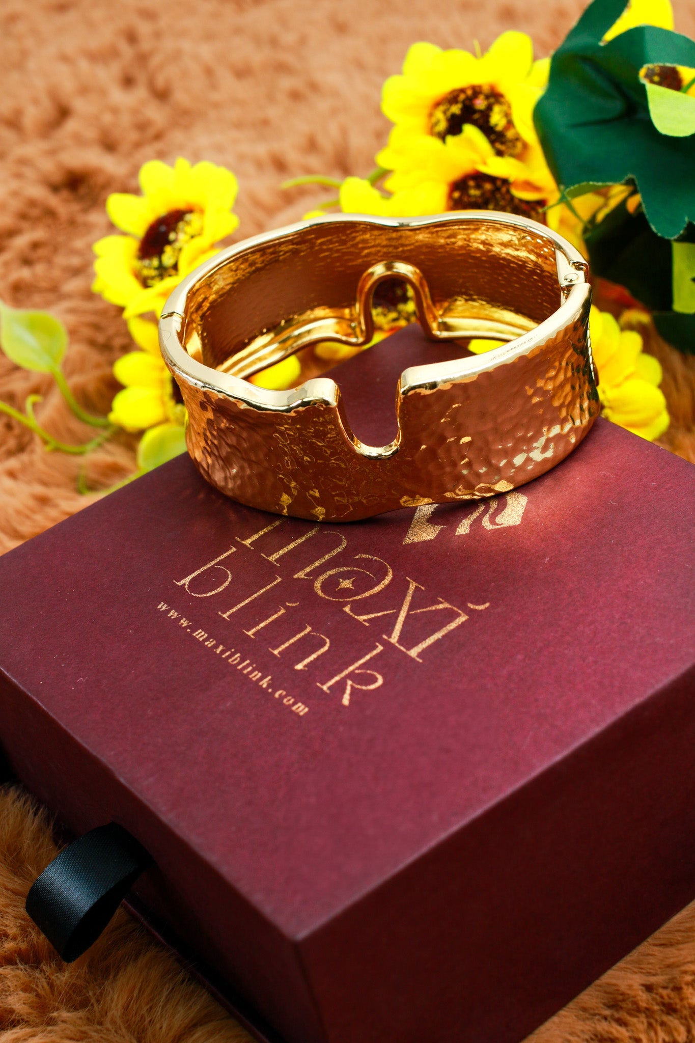 Anti - Tarnish Gold Hammered Sculptural Cuff Bracelet – Bold Textured Design - Maxiblink