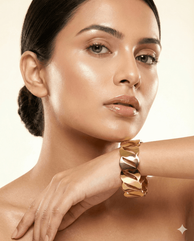 Anti - Tarnish Gold Leaf Link Bracelet — Stainless Steel Hinged Bangle - Maxiblink