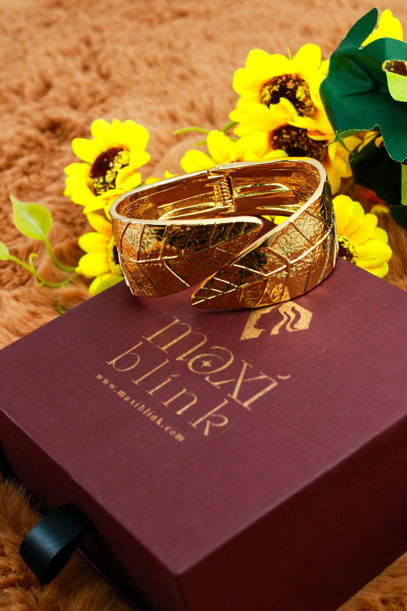 Anti - Tarnish Gold Leaf Wrap Cuff Bracelet – Textured Vein Detail - Maxiblink
