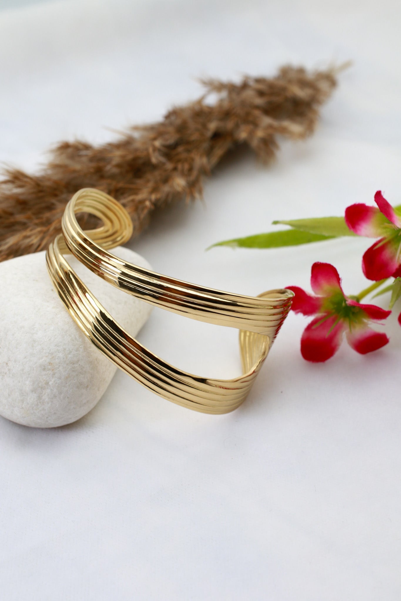 Anti - Tarnish Gold Ripple Multi - Band Cuff Bracelet – Sculpted Stainless Steel - Maxiblink