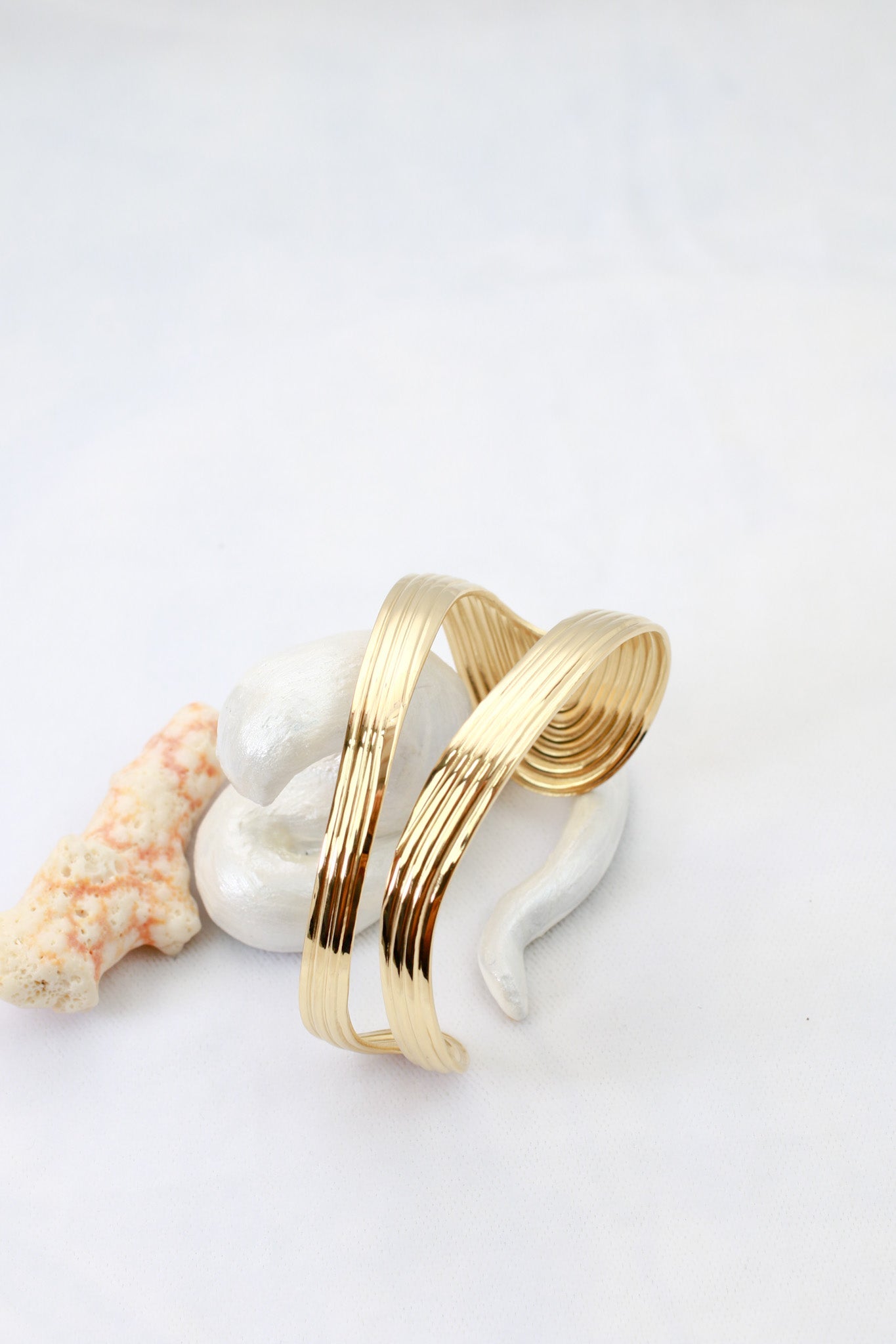 Anti - Tarnish Gold Ripple Multi - Band Cuff Bracelet – Sculpted Stainless Steel - Maxiblink