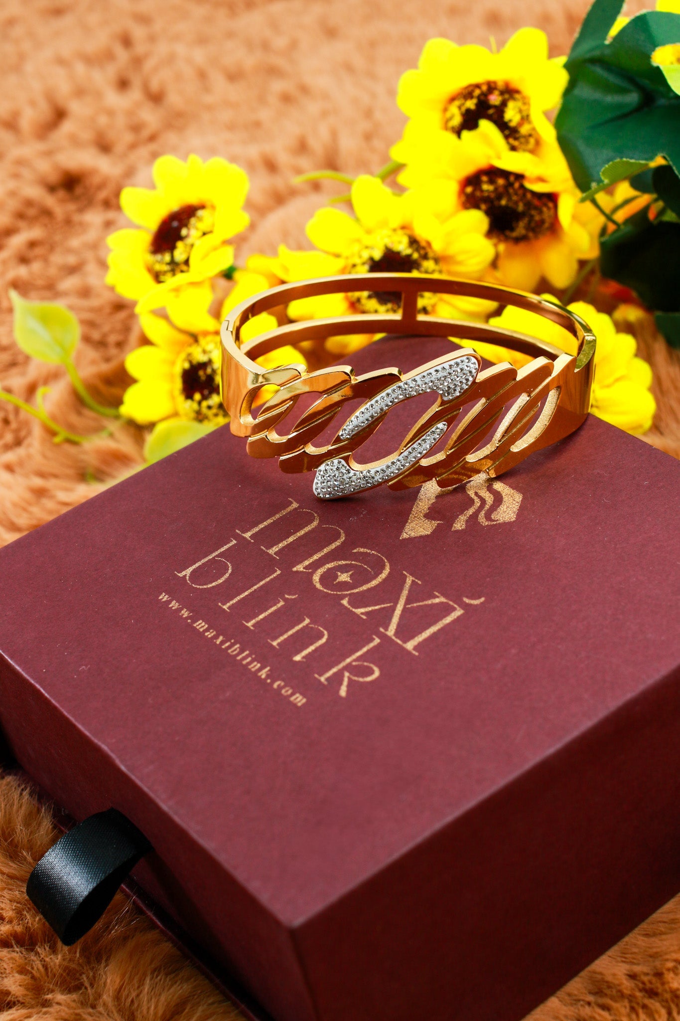Anti - Tarnish Gold Sculpted Geometric Cuff Bracelet – Stainless Steel with CZ Detailing - Maxiblink
