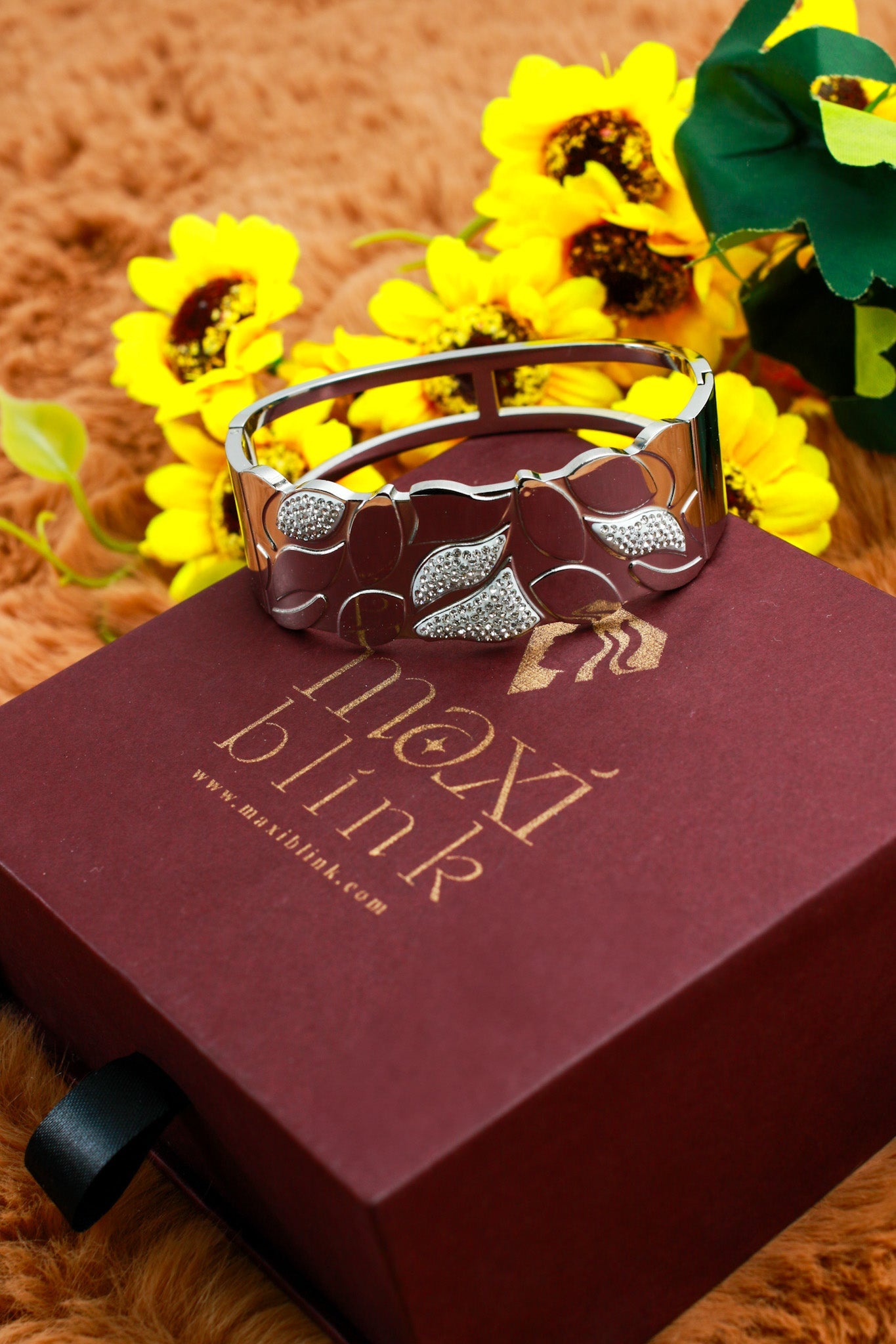 Anti - Tarnish Silver Leaf Harmony Bracelet – Textured & Gloss Finish Cuff - Maxiblink