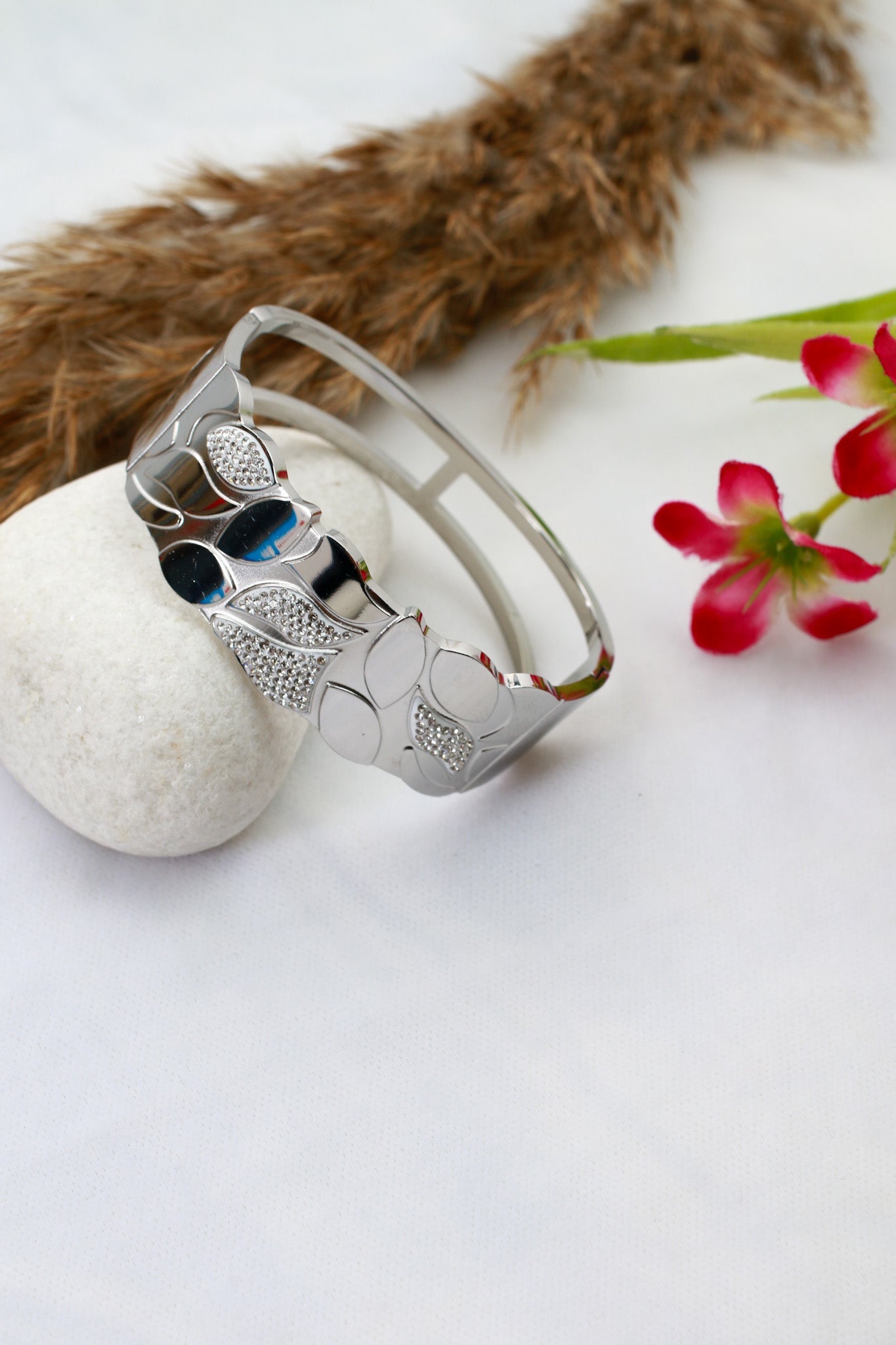 Anti - Tarnish Silver Leaf Harmony Bracelet – Textured & Gloss Finish Cuff - Maxiblink