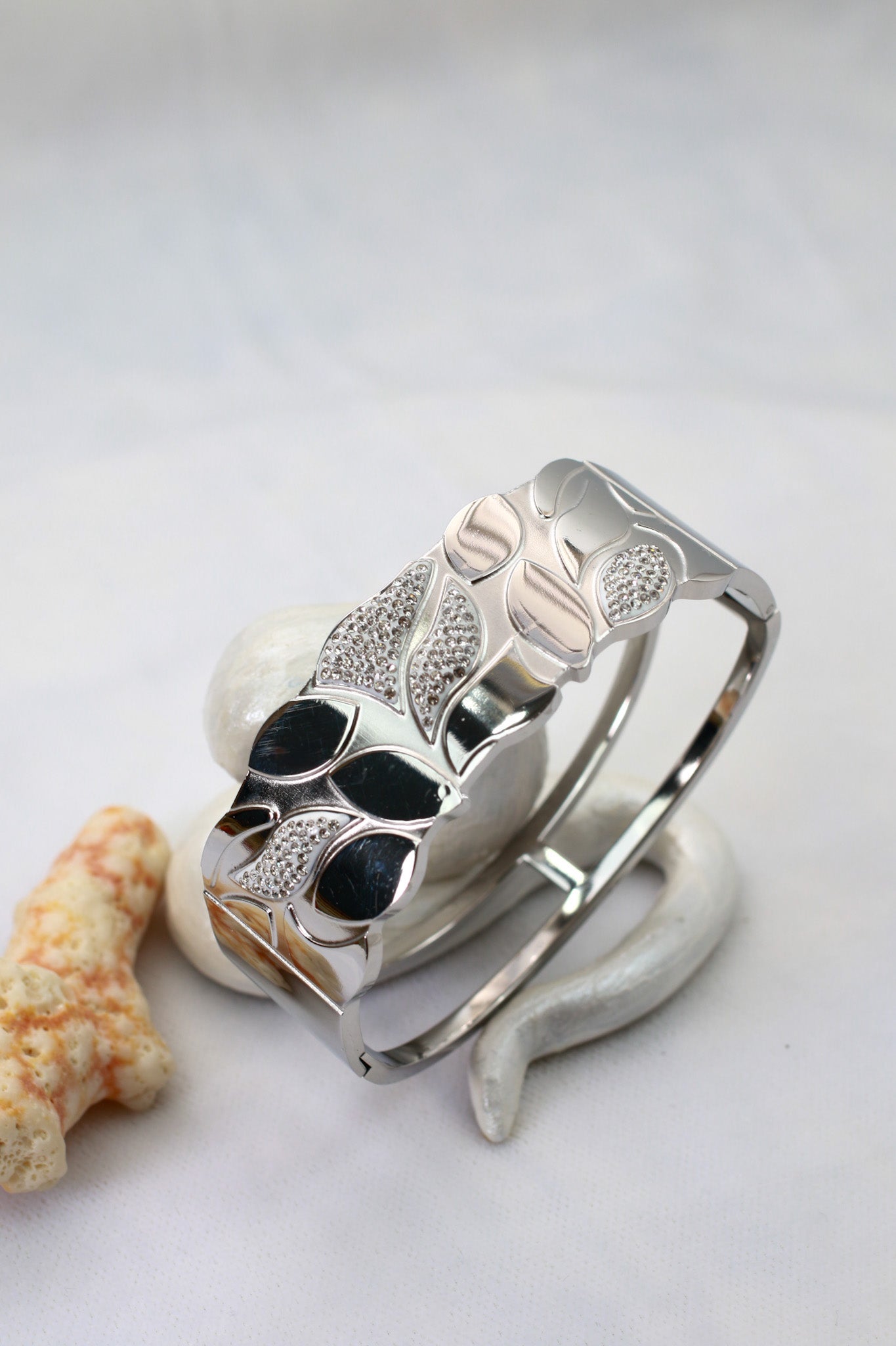 Anti - Tarnish Silver Leaf Harmony Bracelet – Textured & Gloss Finish Cuff - Maxiblink