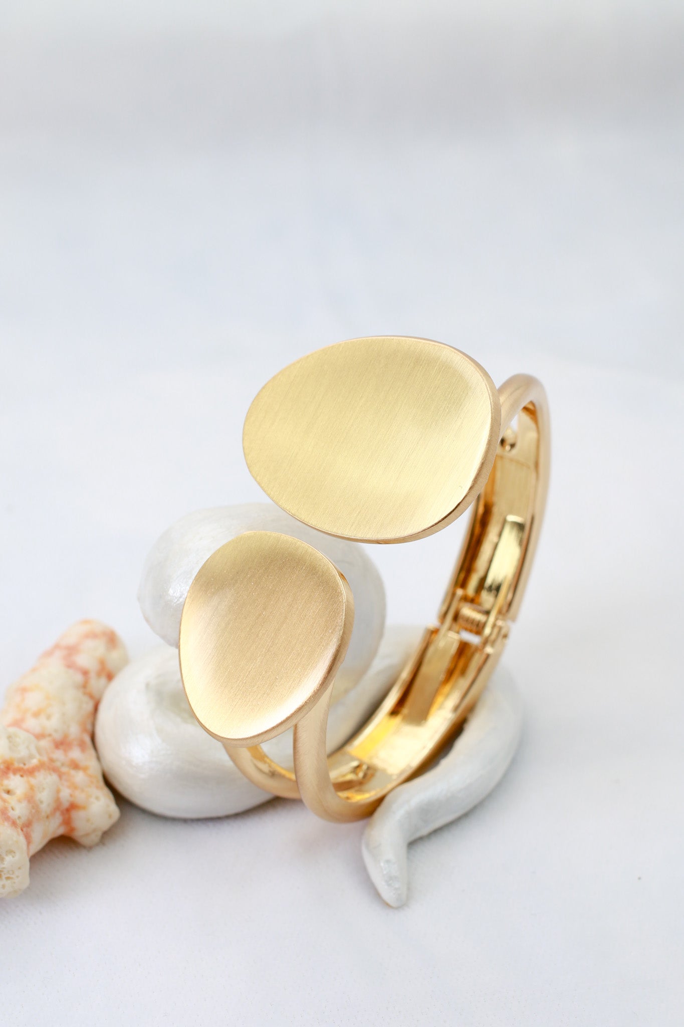 Anti - Tarnish Stainless Steel Bracelet — Matte Gold Pebble Cuff - Maxiblink