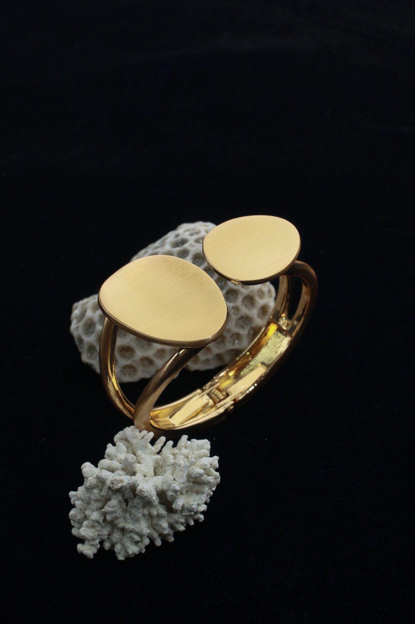 Anti - Tarnish Stainless Steel Bracelet — Matte Gold Pebble Cuff - Maxiblink