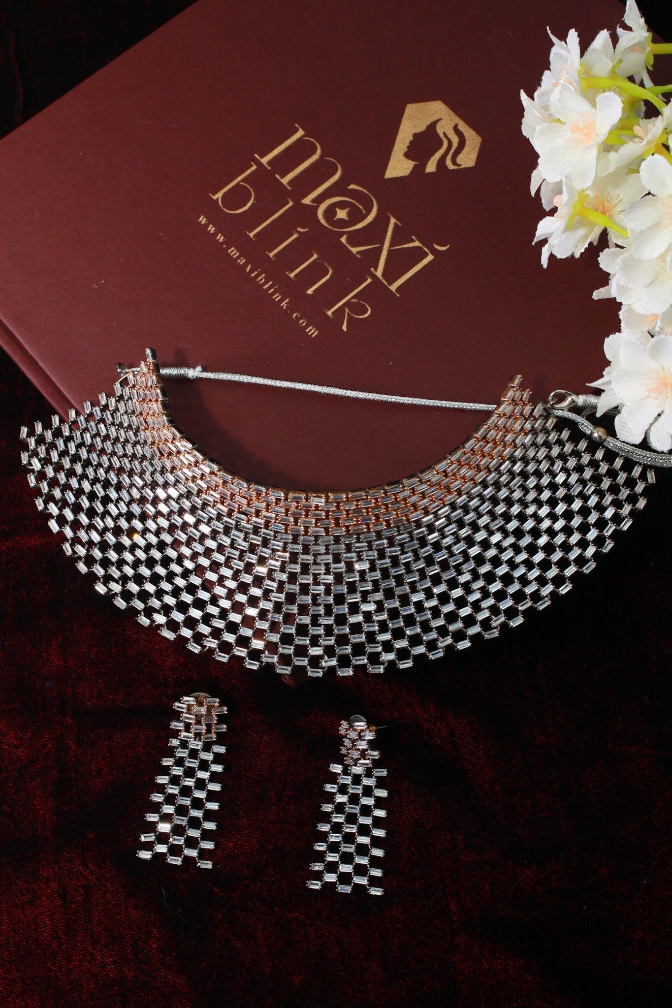 Antique Silver - Tone Designer Collar Necklace - Maxiblink