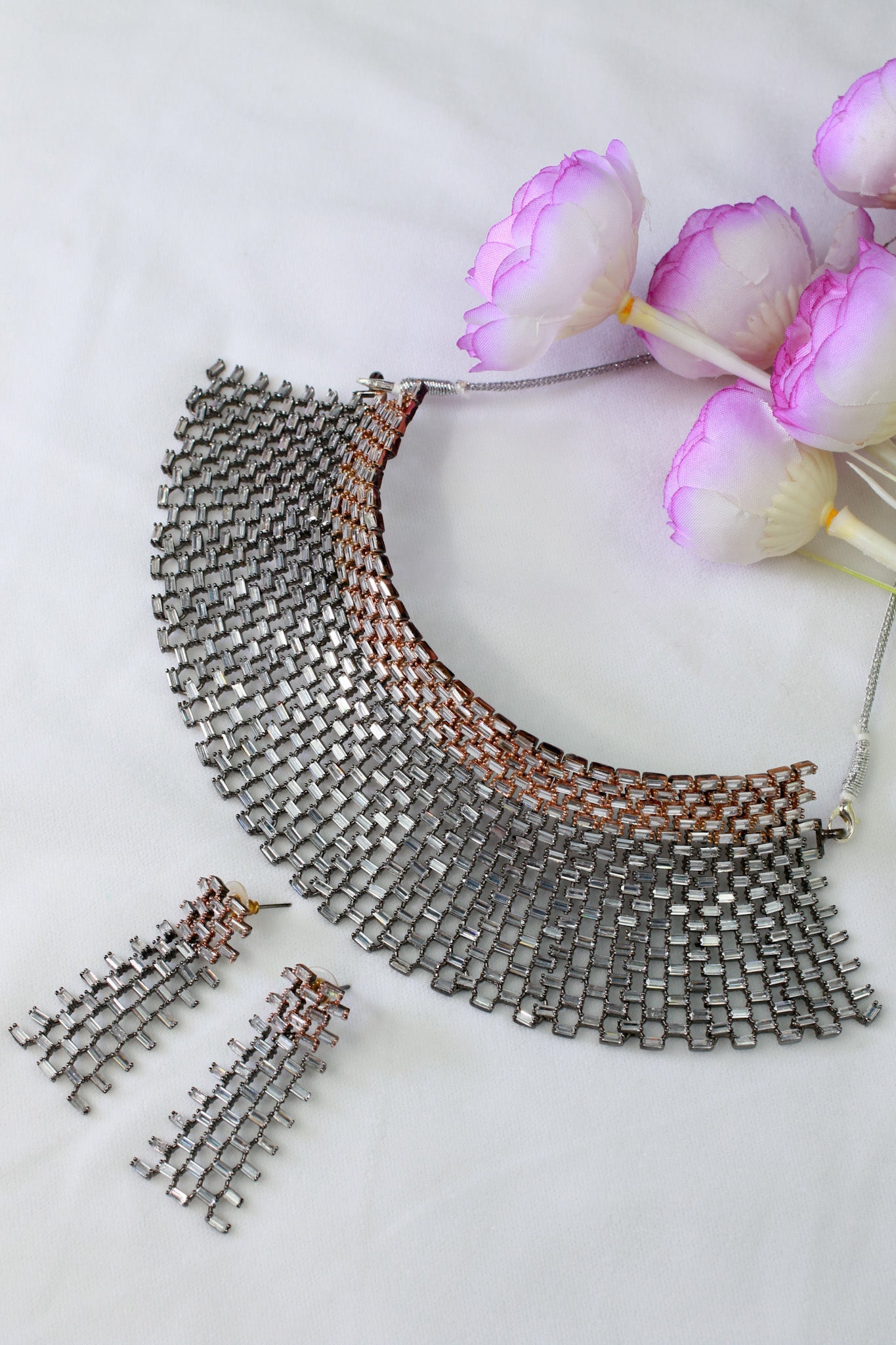 Antique Silver - Tone Designer Collar Necklace - Maxiblink