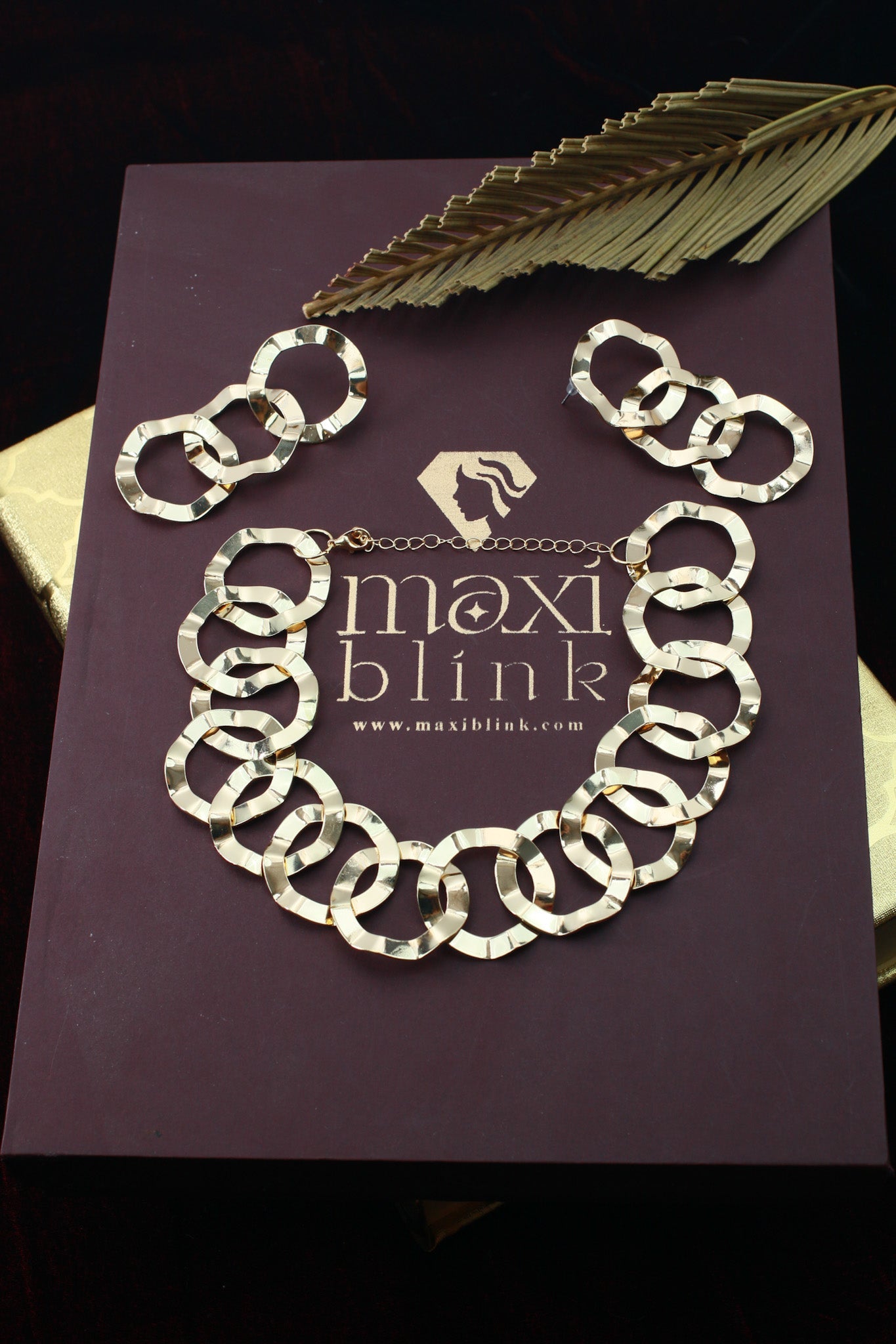 Anti‑Tarnish Interlocked Circle Gold Necklace & Earrings Set – Modern Geometric Statement Jewellery - Maxiblink