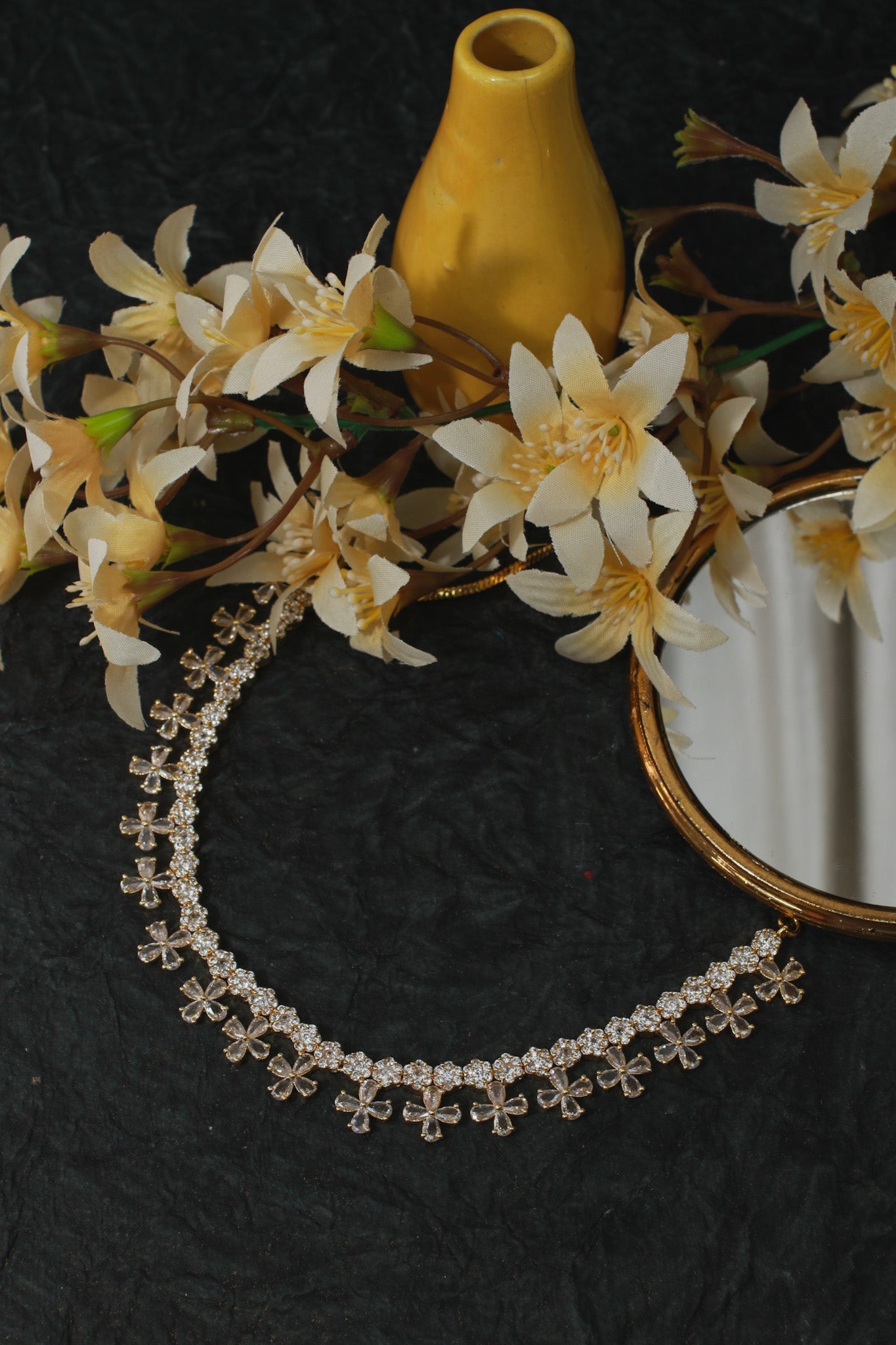 Blooming Crystal Choker Necklace - Maxiblink
