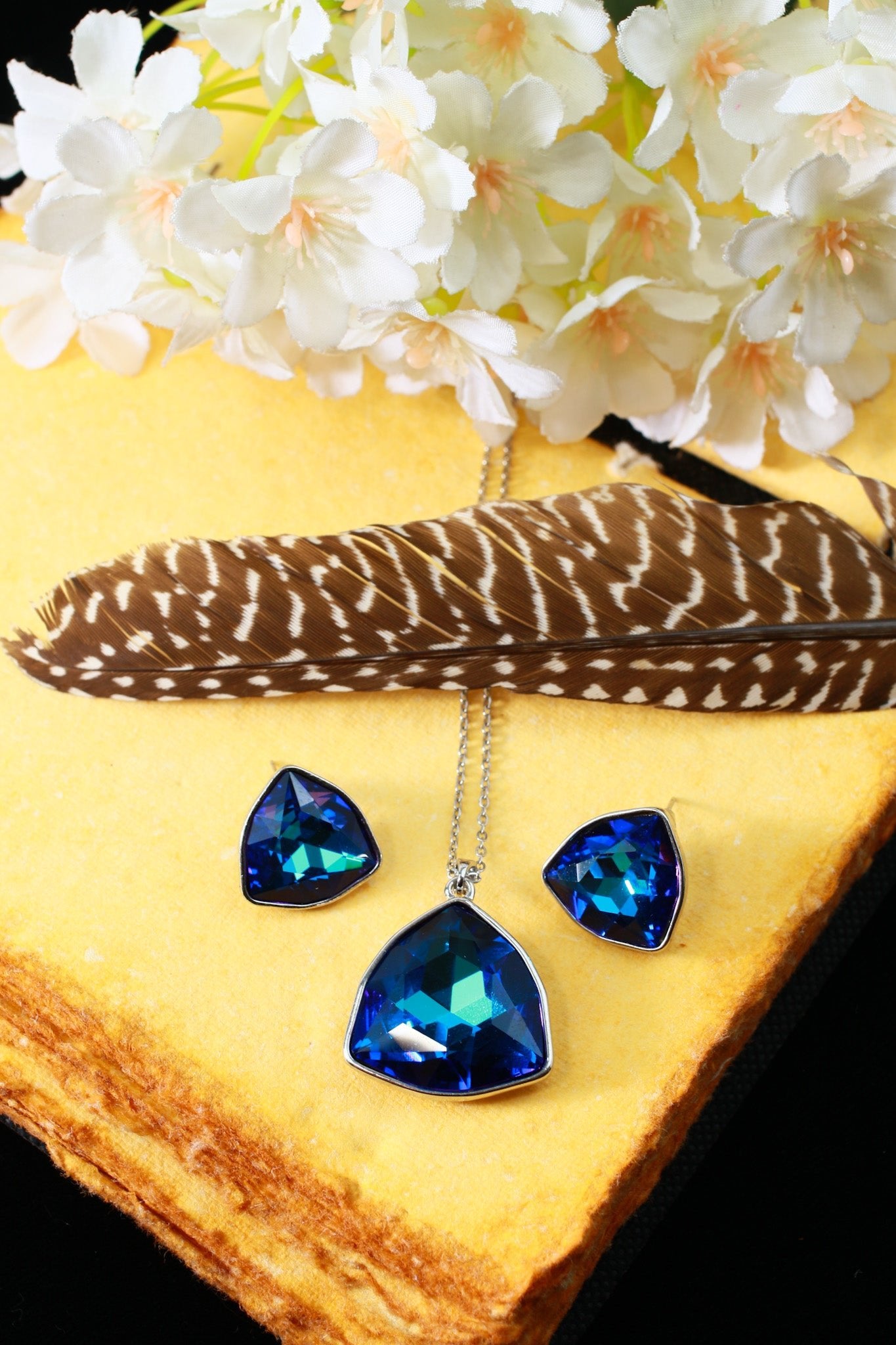 Blue Bermuda Crystal Cushion Trillion Pendant Set - Maxiblink
