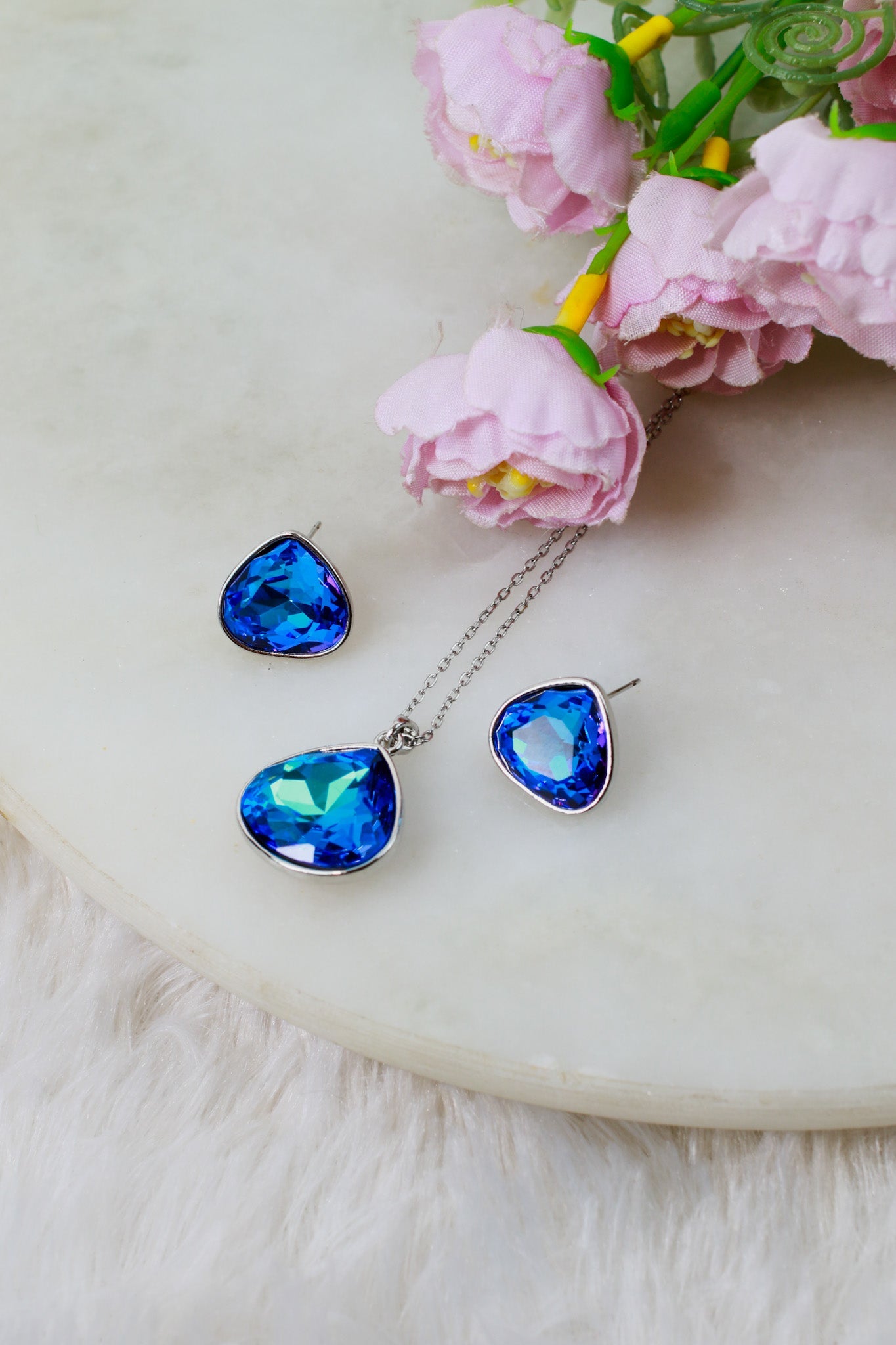 Blue Bermuda Crystal Trillion Pendant Set - Maxiblink