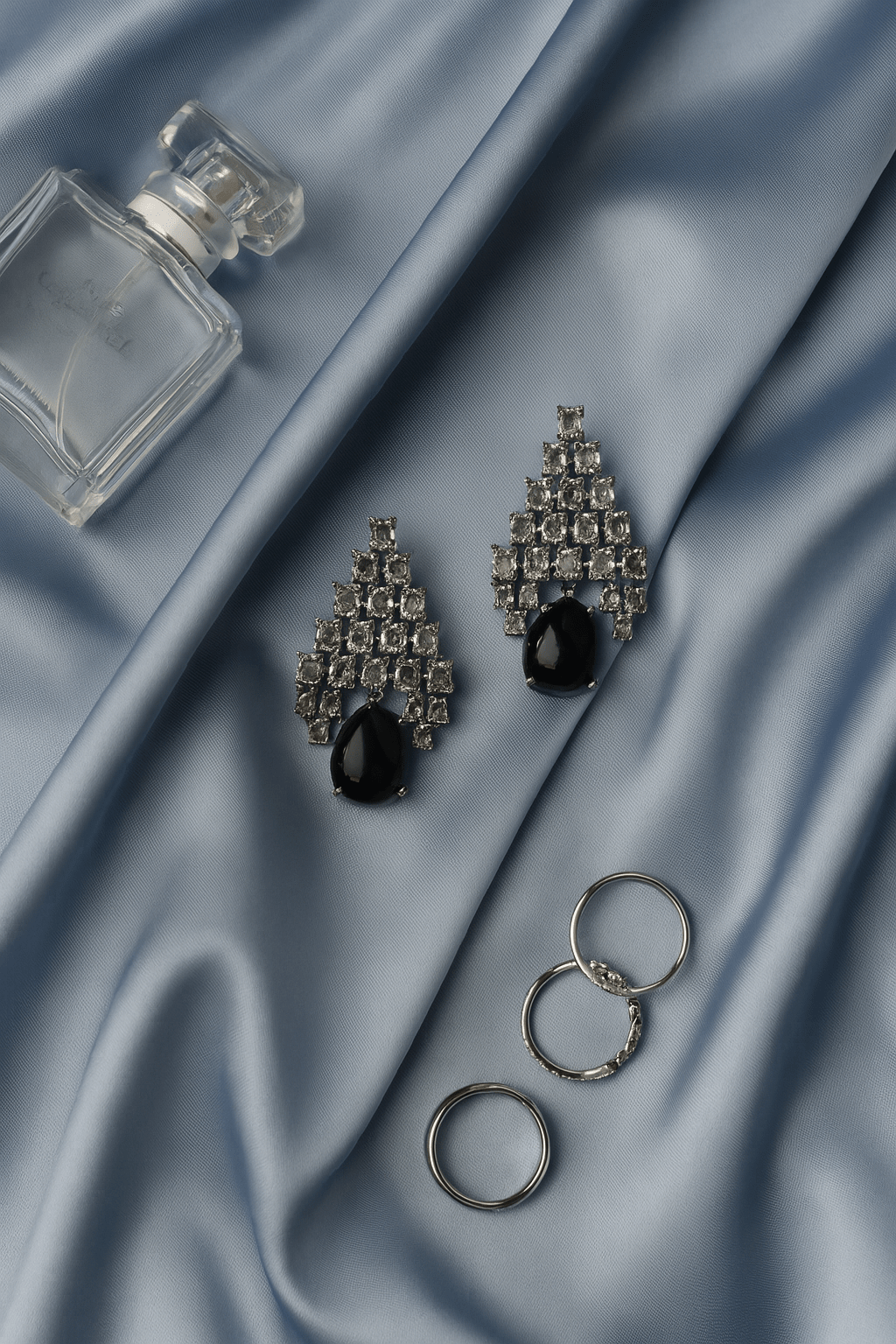 Chandelier Silver Earrings with Black Drop - Maxiblink